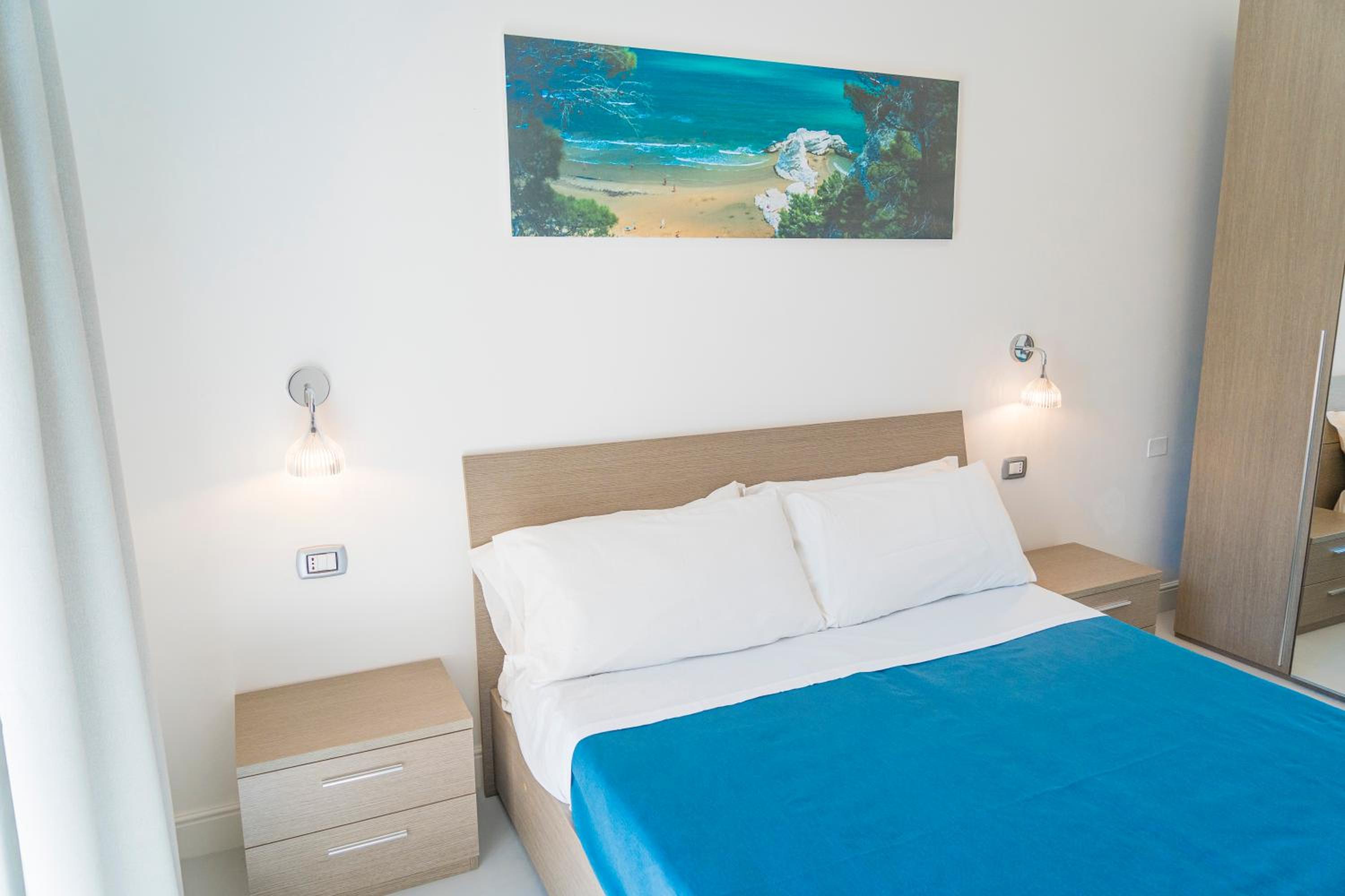 Double Room with Sea View - Photo 13