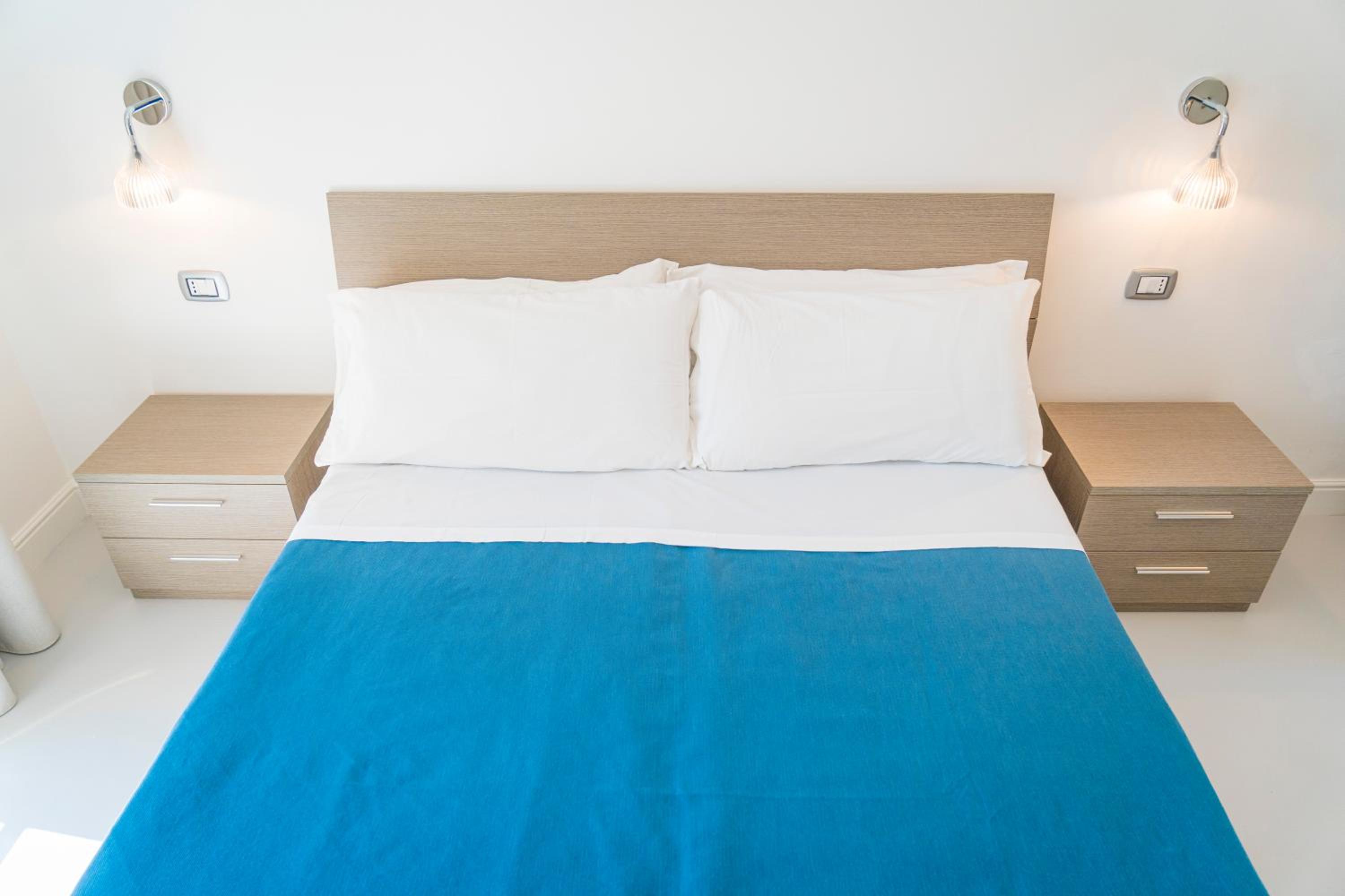 Double Room with Sea View - Photo 12