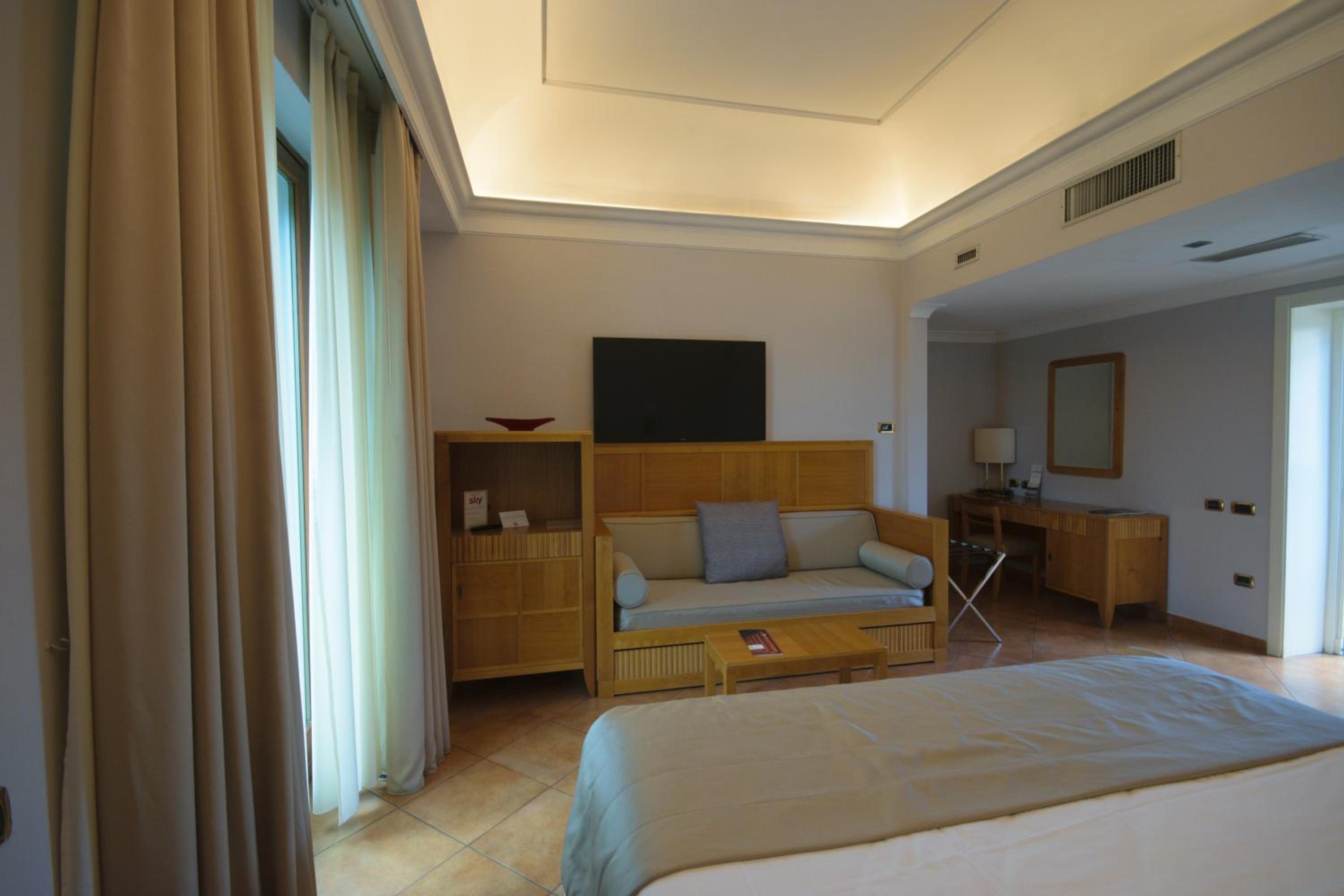Junior Suite - Photo 1