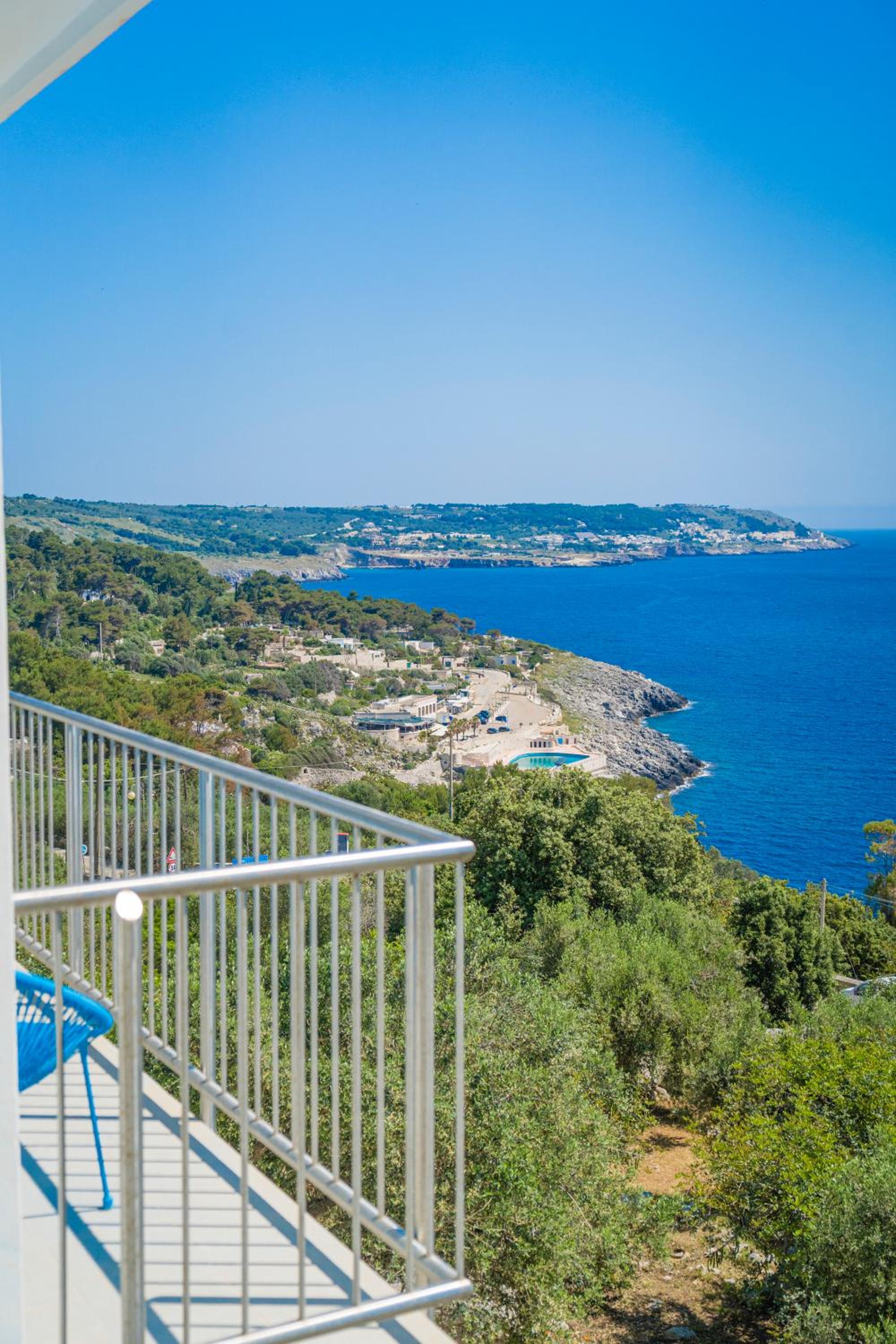 Superior Double Room with Balcony and Sea View - Photo 2