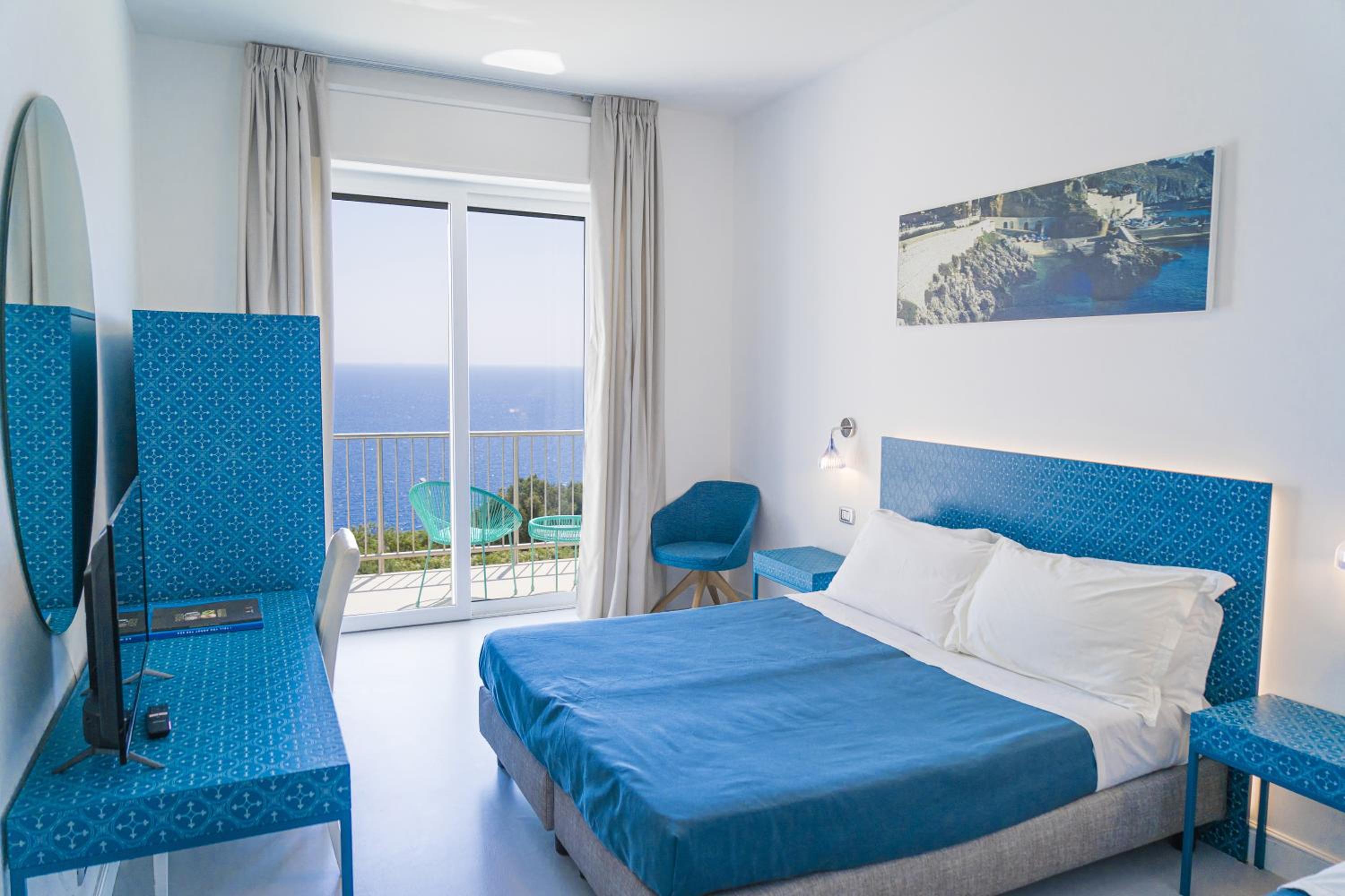 Superior Double Room with Balcony and Sea View - Photo 1