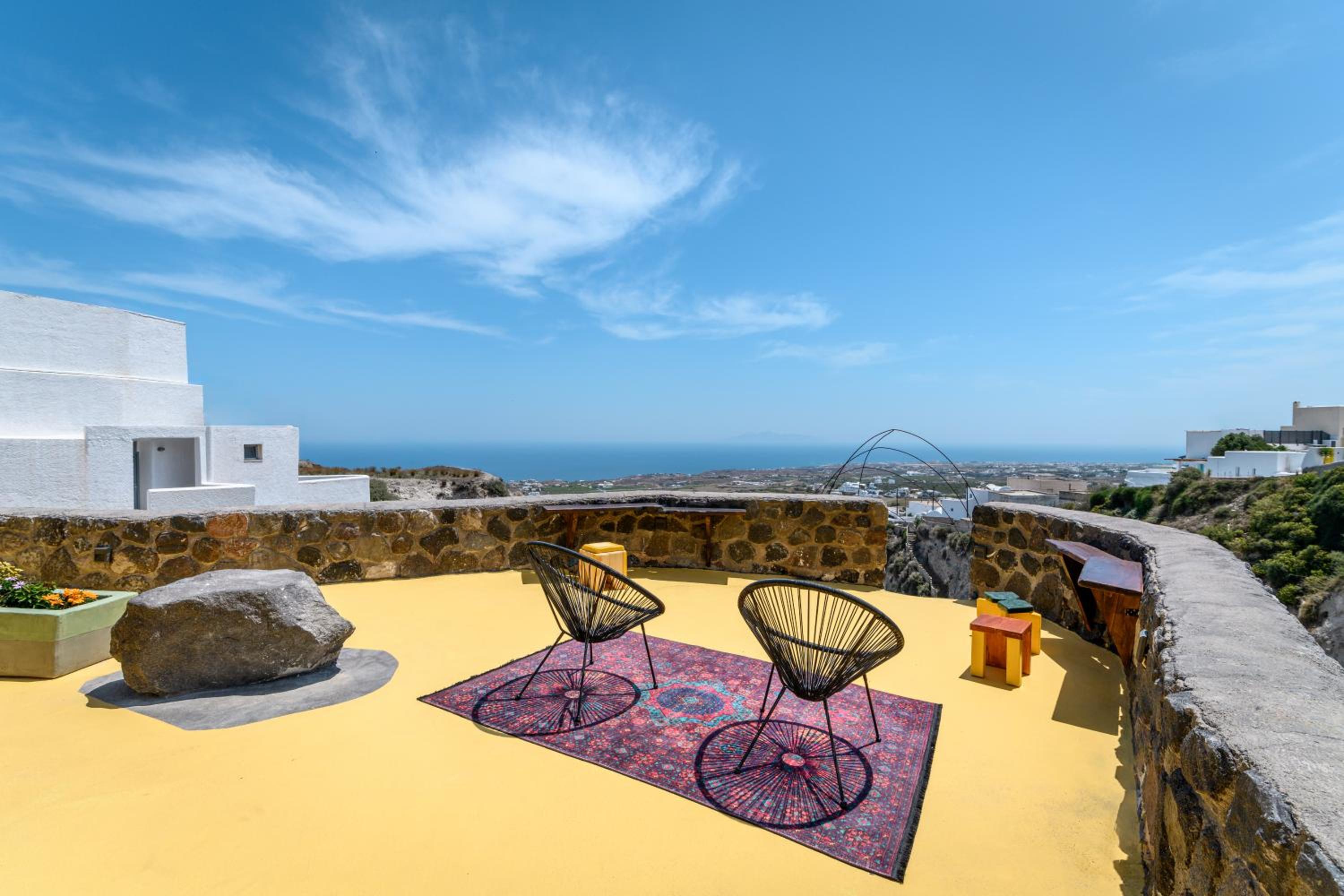 Deluxe Suite with Sea View - Photo 26