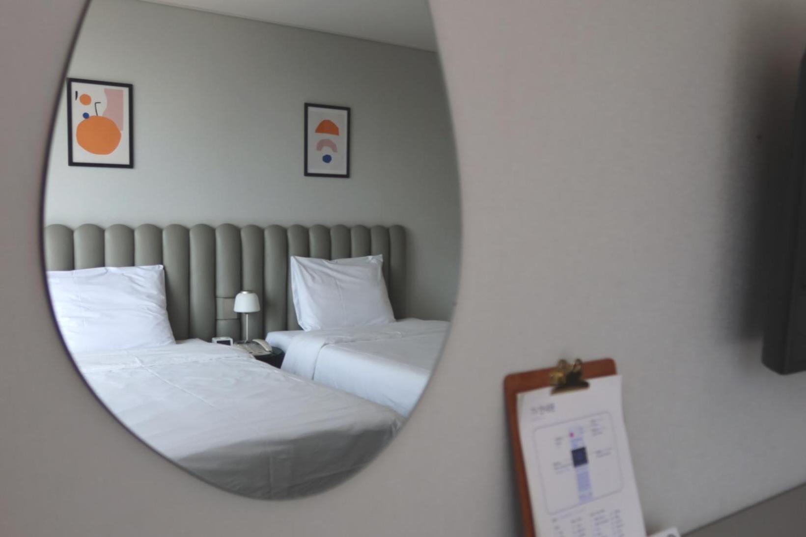 Standard Twin Room - Photo 2