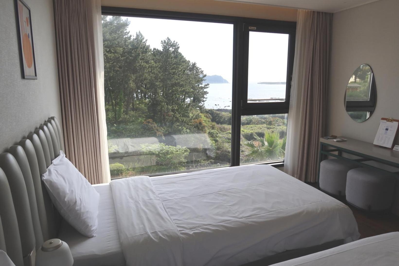 Standard Twin Room - Photo 3