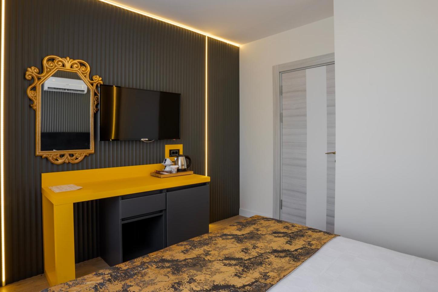 Deluxe Quadruple Room