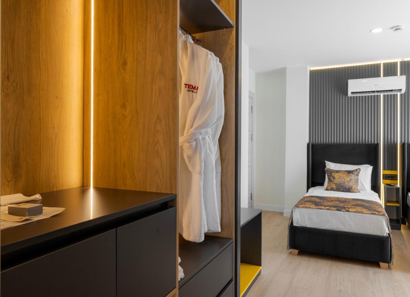 Deluxe Quadruple Room