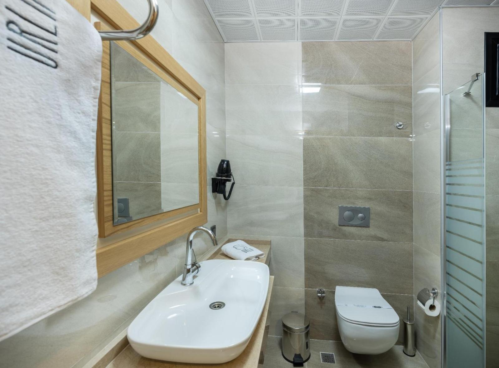 Standard Double Room - Photo 5