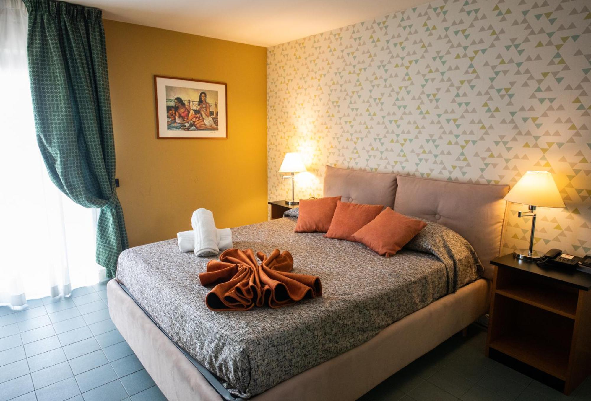 Double Room - Photo 17