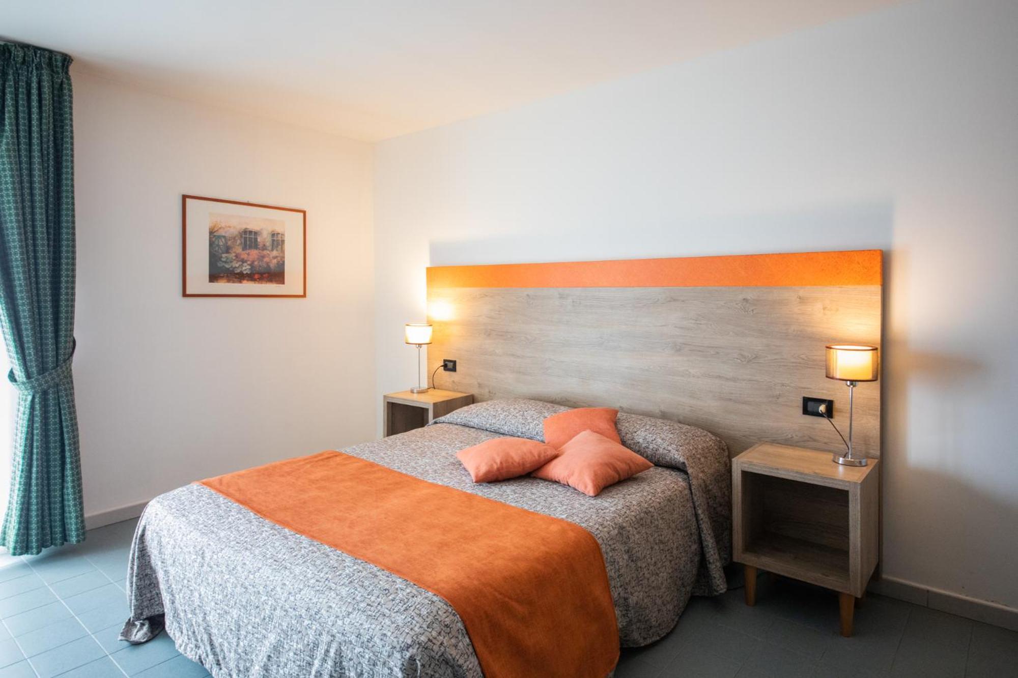 Double Room - Photo 12