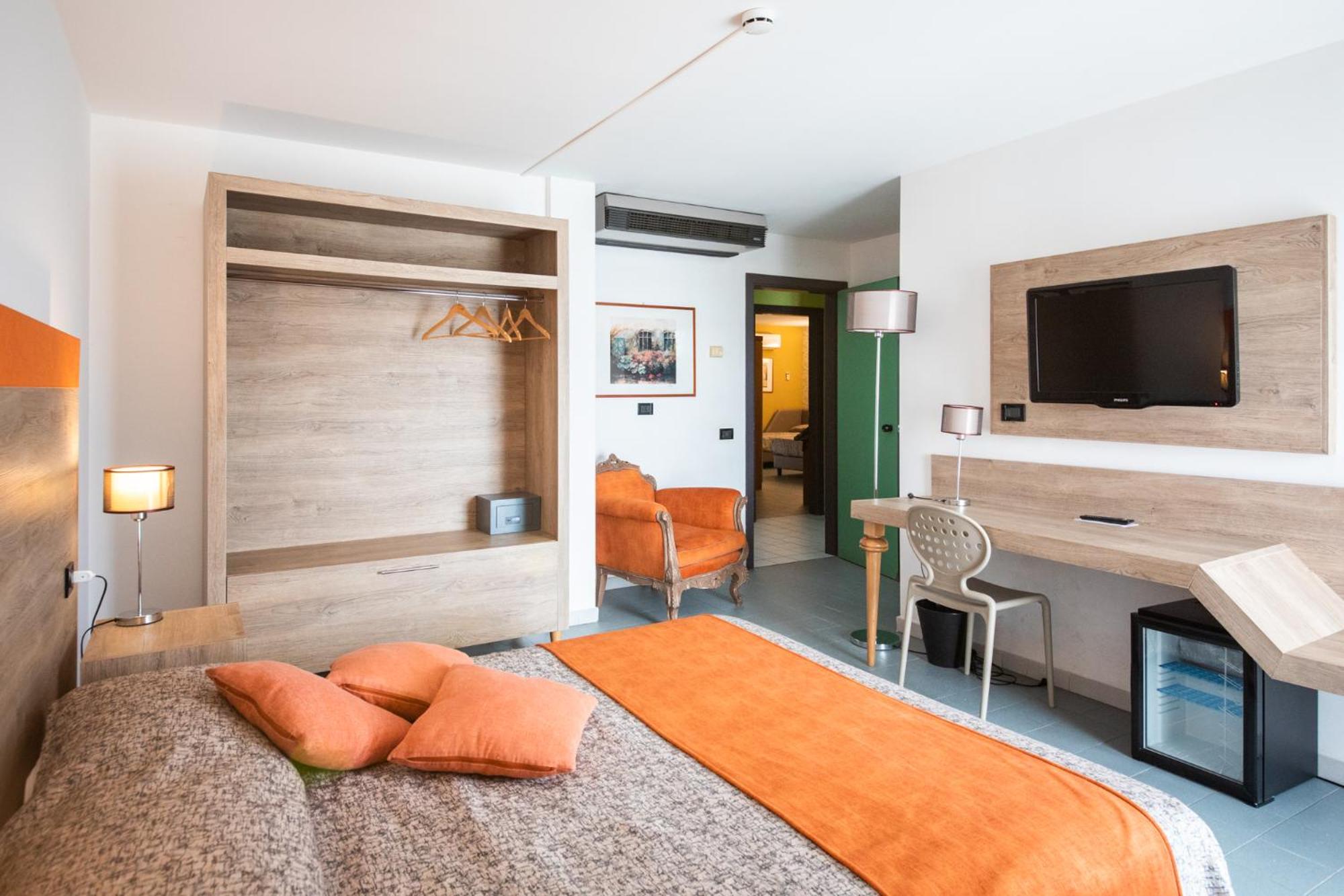 Double Room - Photo 5