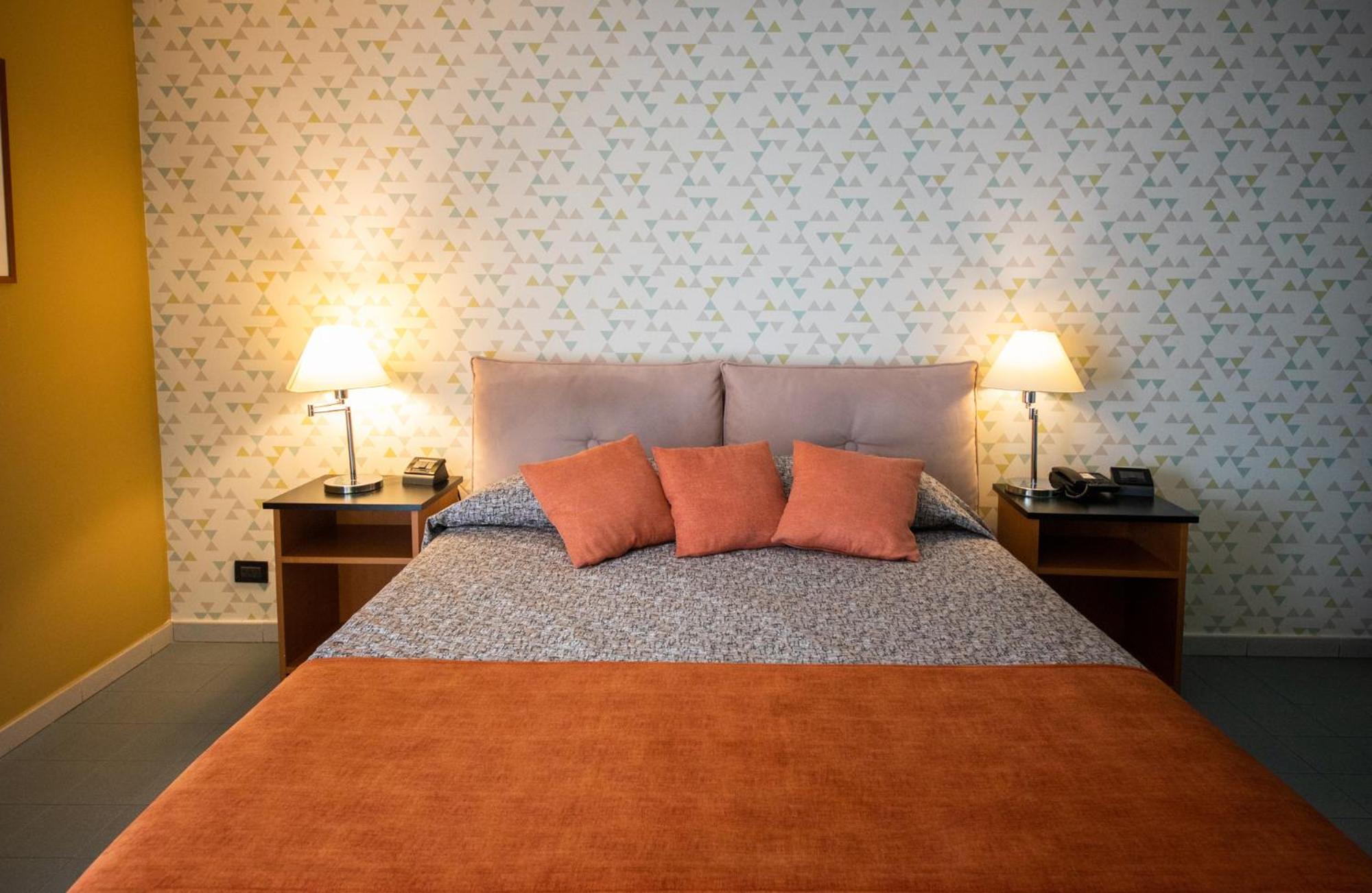 Double Room - Photo 7