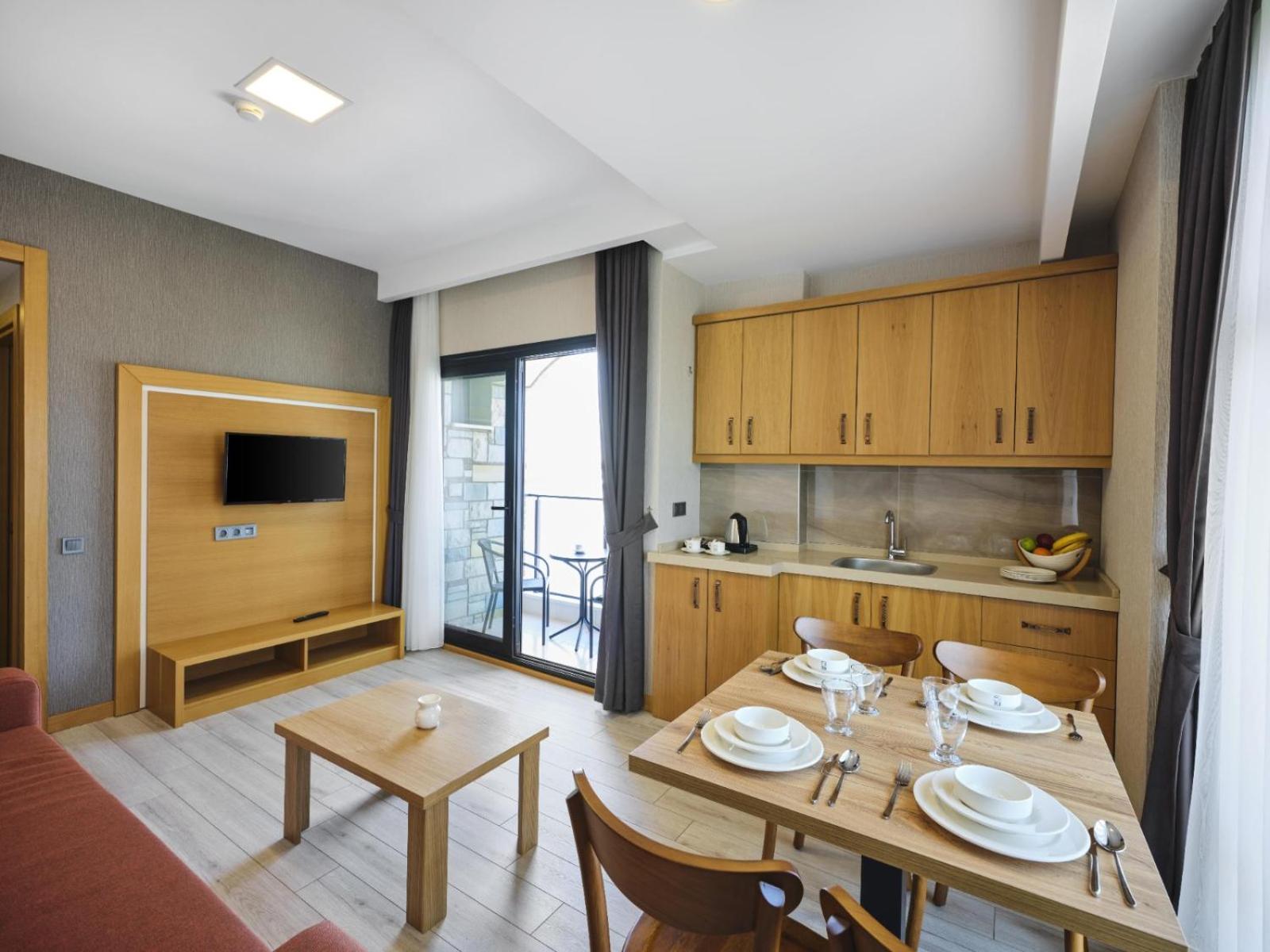 Suite with Sea View - Photo 3