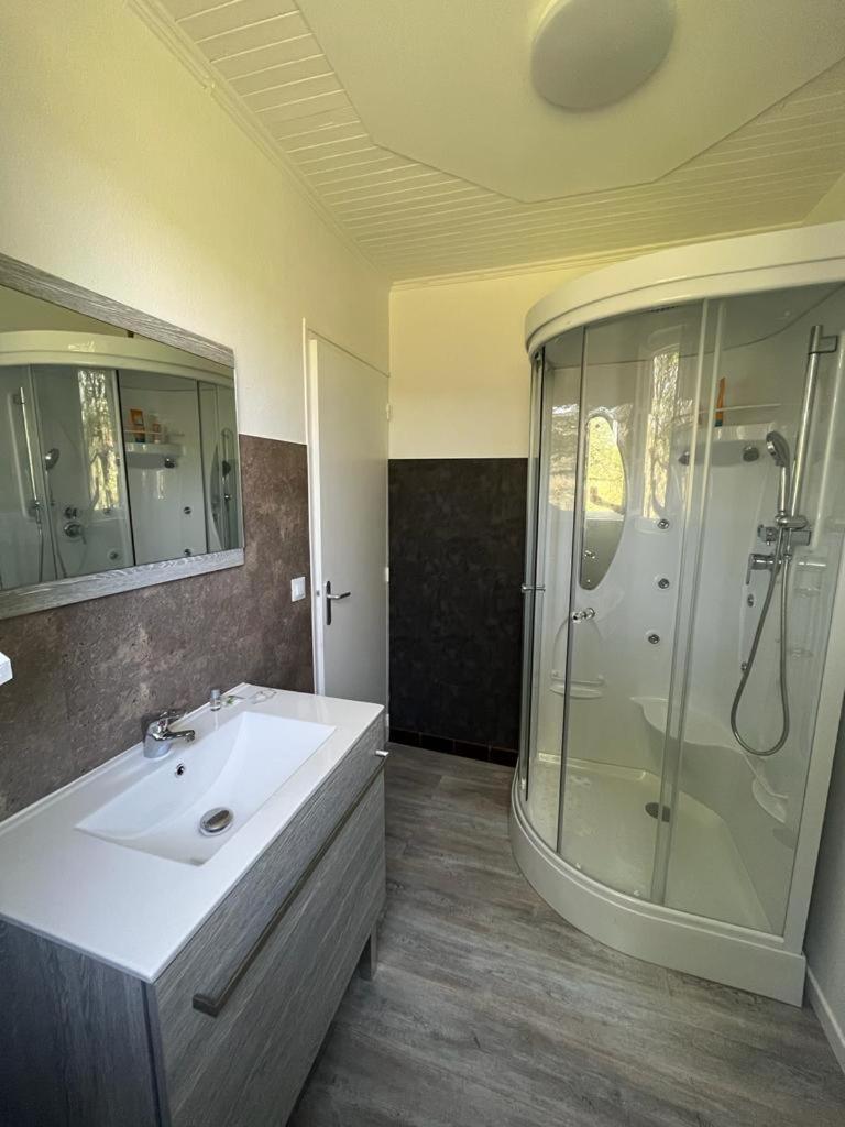 One-Bedroom House - Photo 5