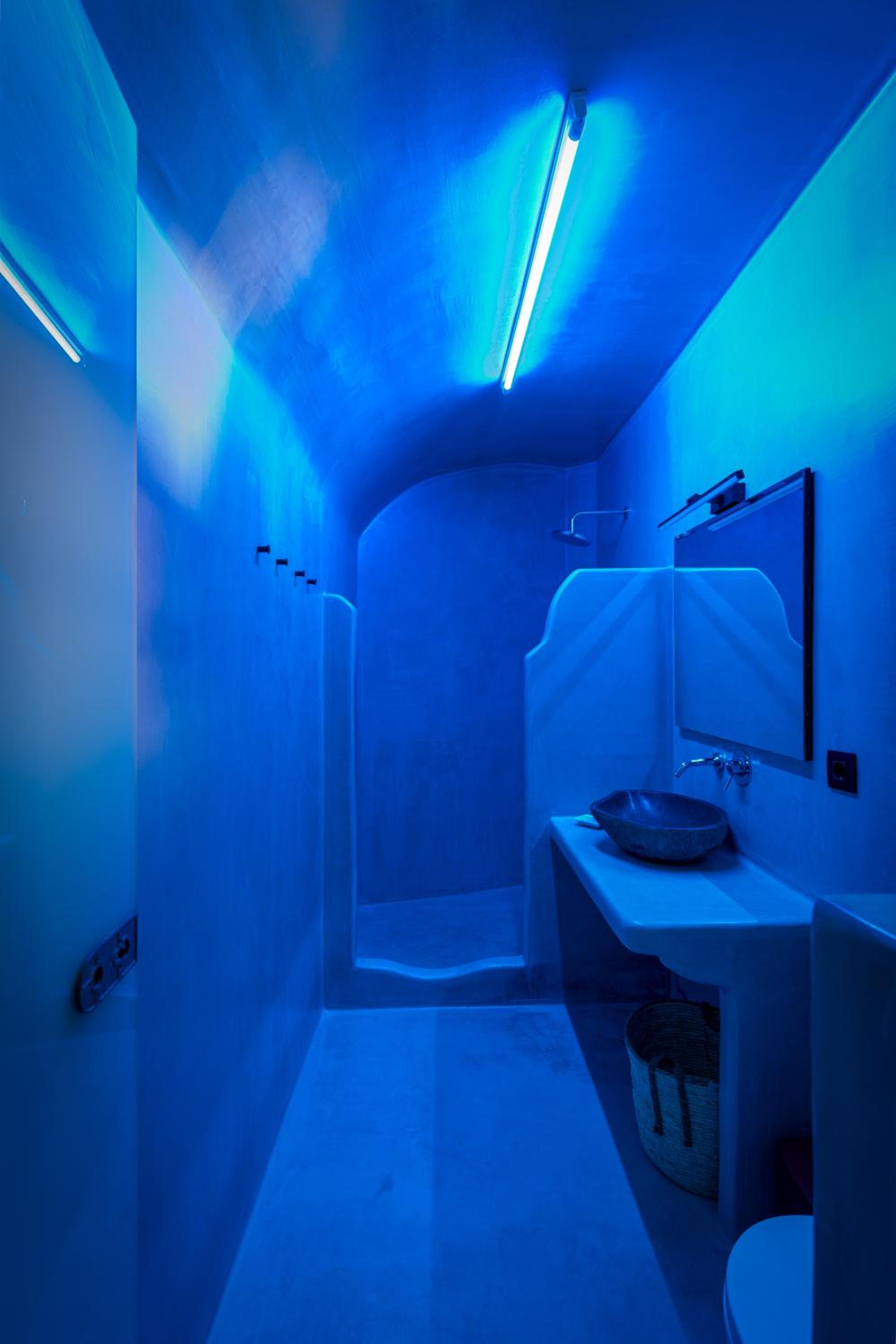 Standard Double Room - Photo 17