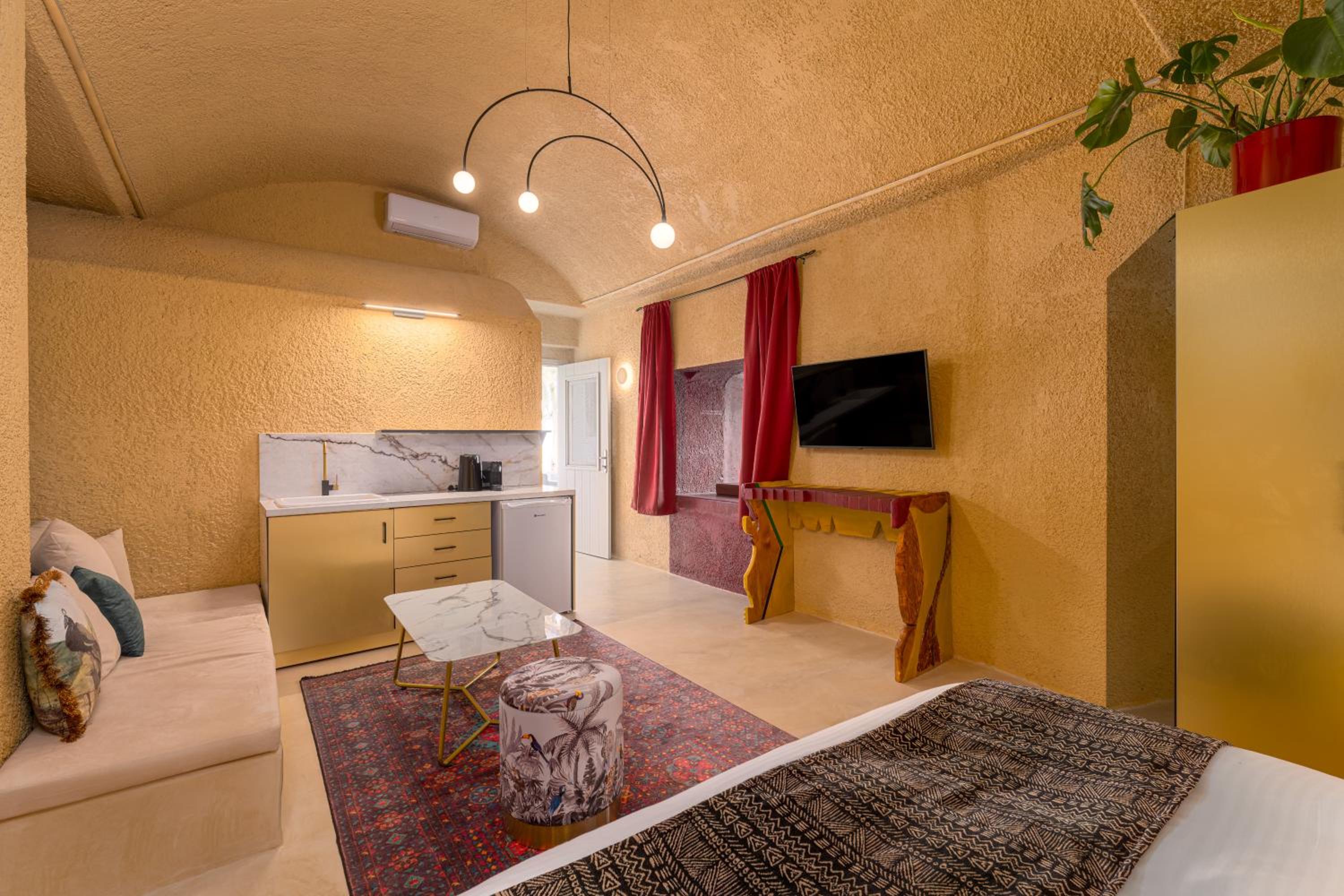 Standard Double Room - Photo 11