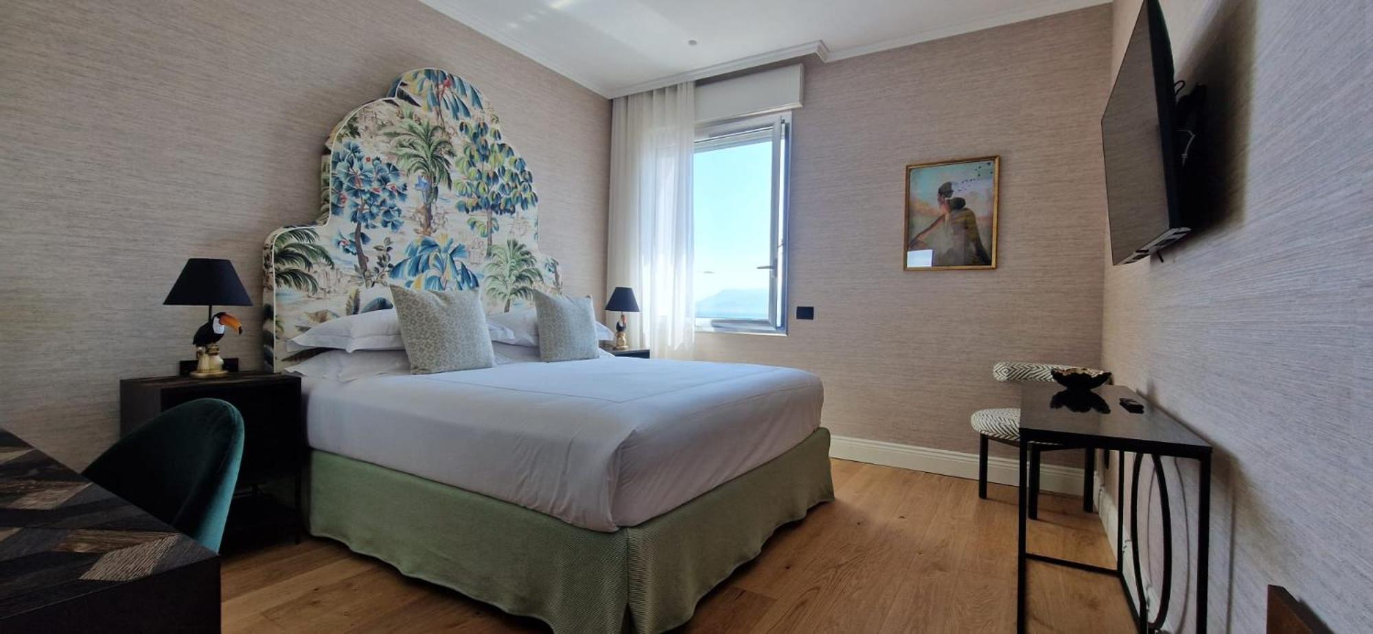 Deluxe Room - Photo 1
