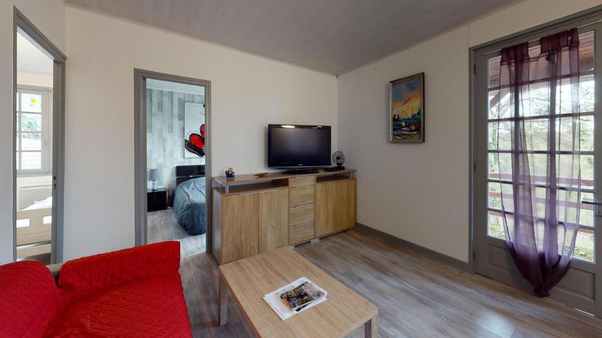Two-Bedroom House - Photo 13