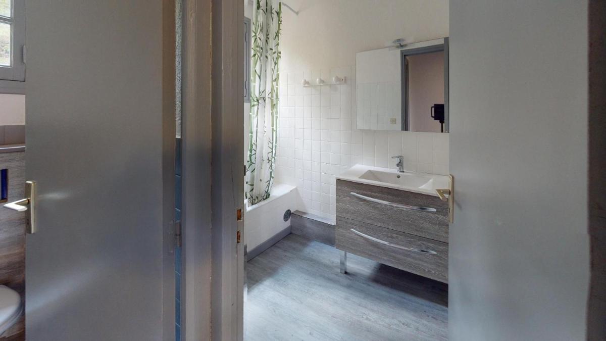 Two-Bedroom House - Photo 14