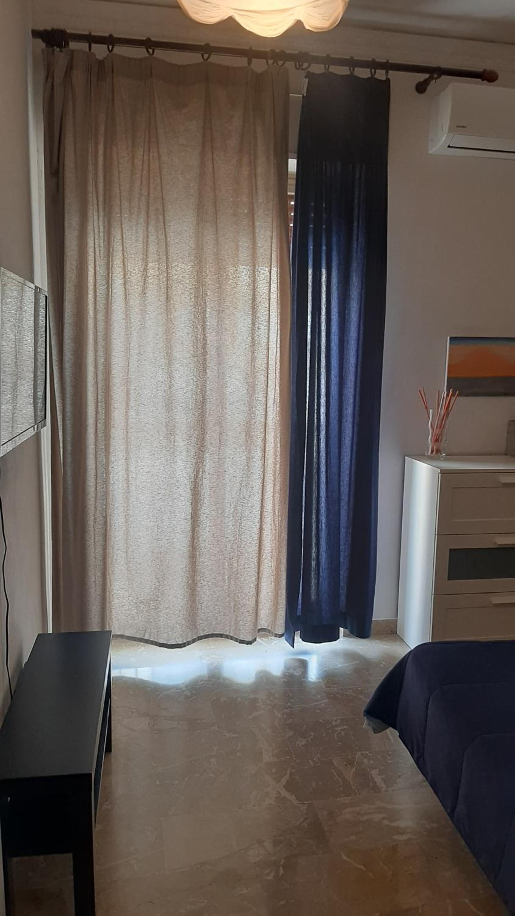 Double Room with Private Bathroom - Photo 14