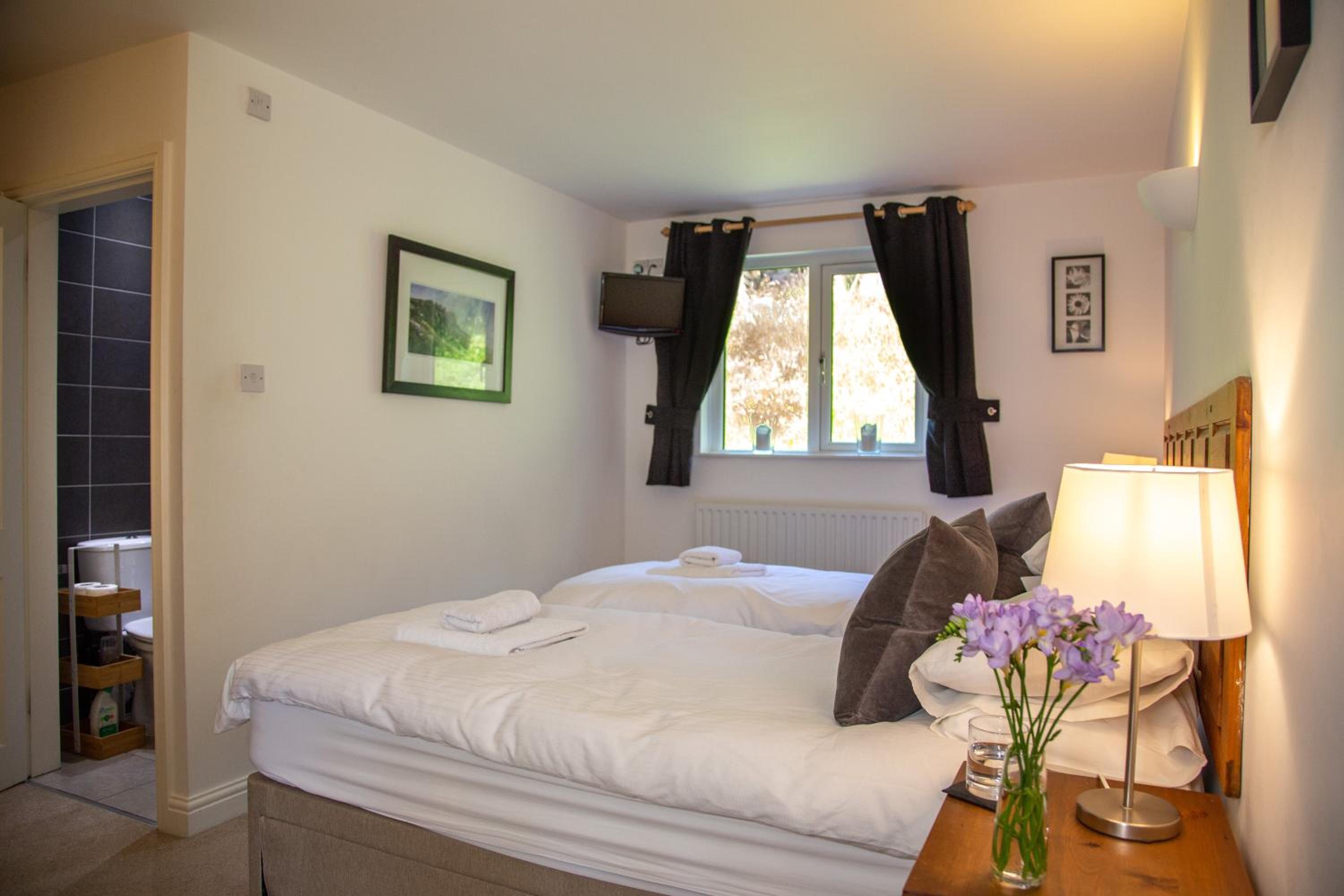 Double or Twin Room photo 3