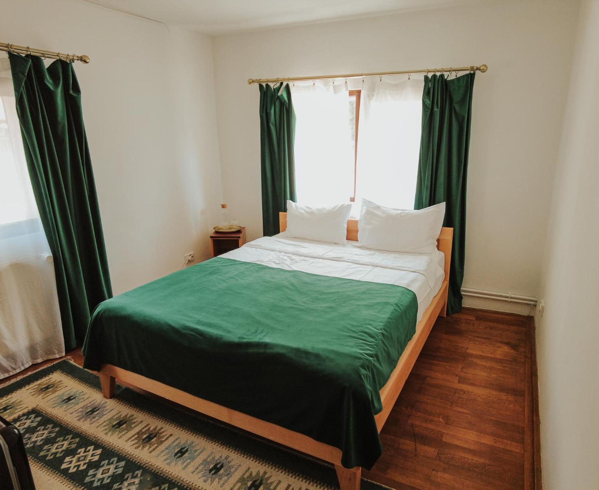 Standard King Room - Photo 1