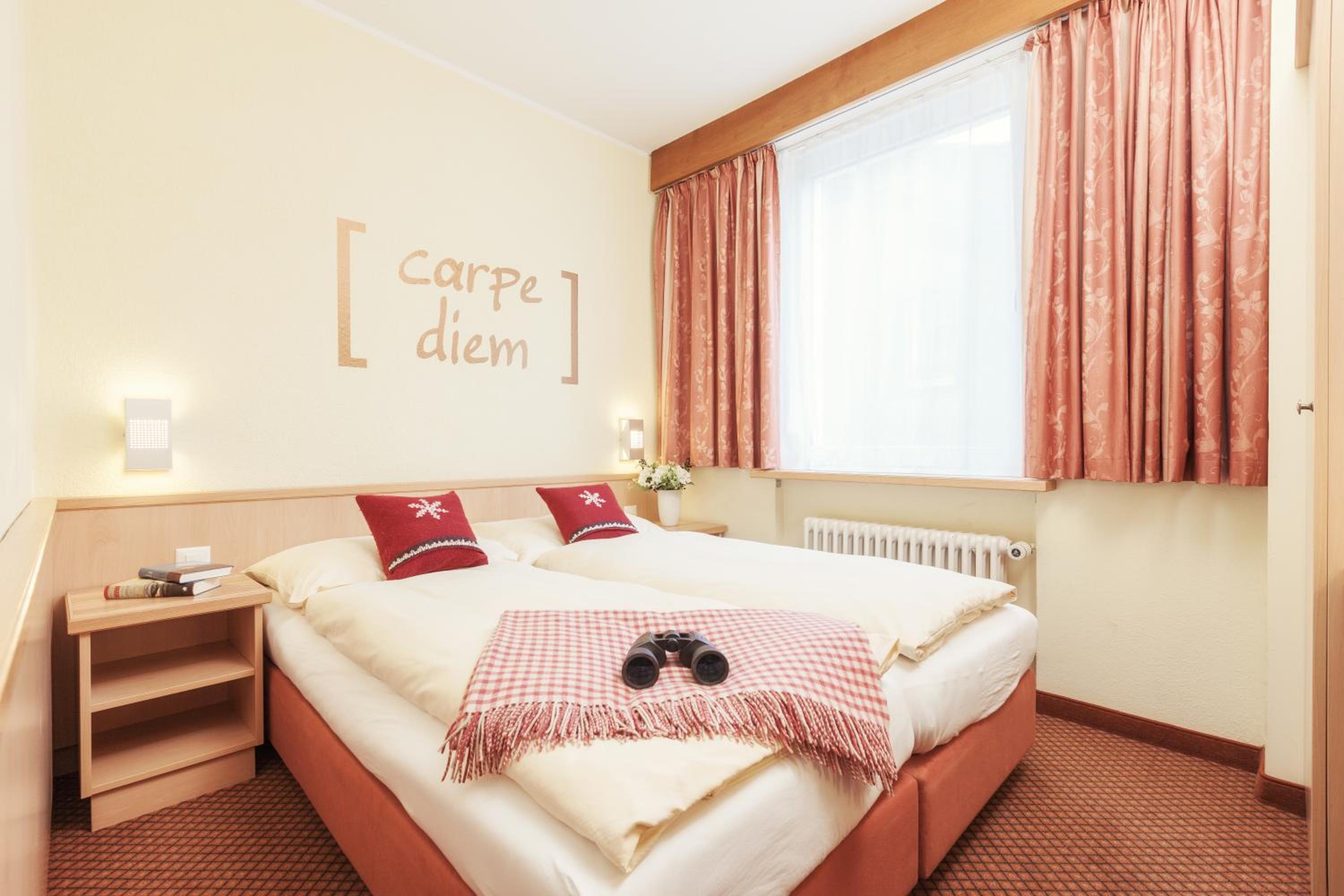 Twin Room - Photo 3