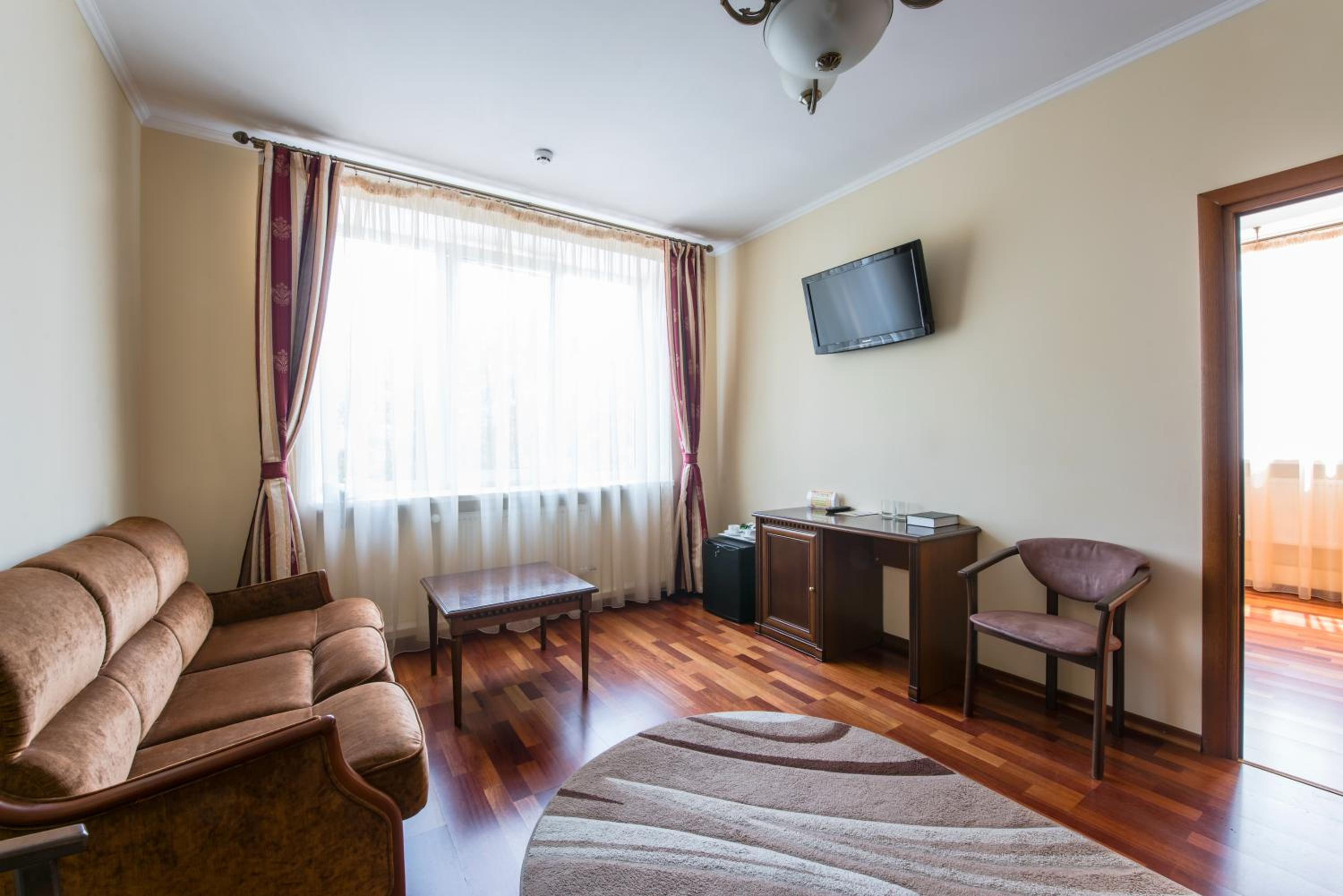 Junior Suite with Air-Conditioner photo 2
