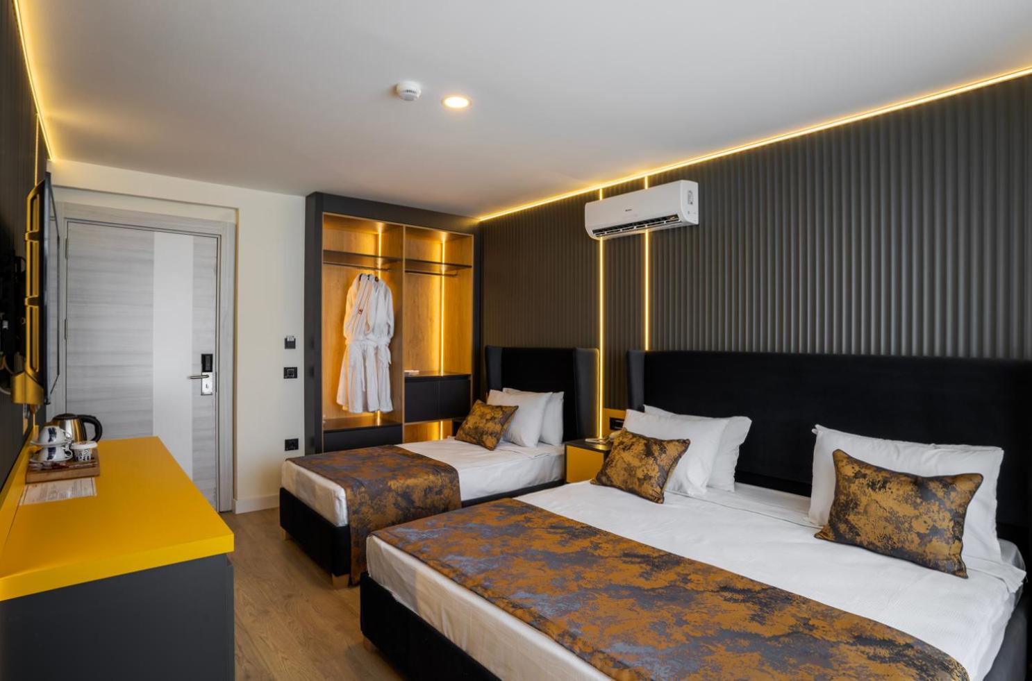 Deluxe Family Room