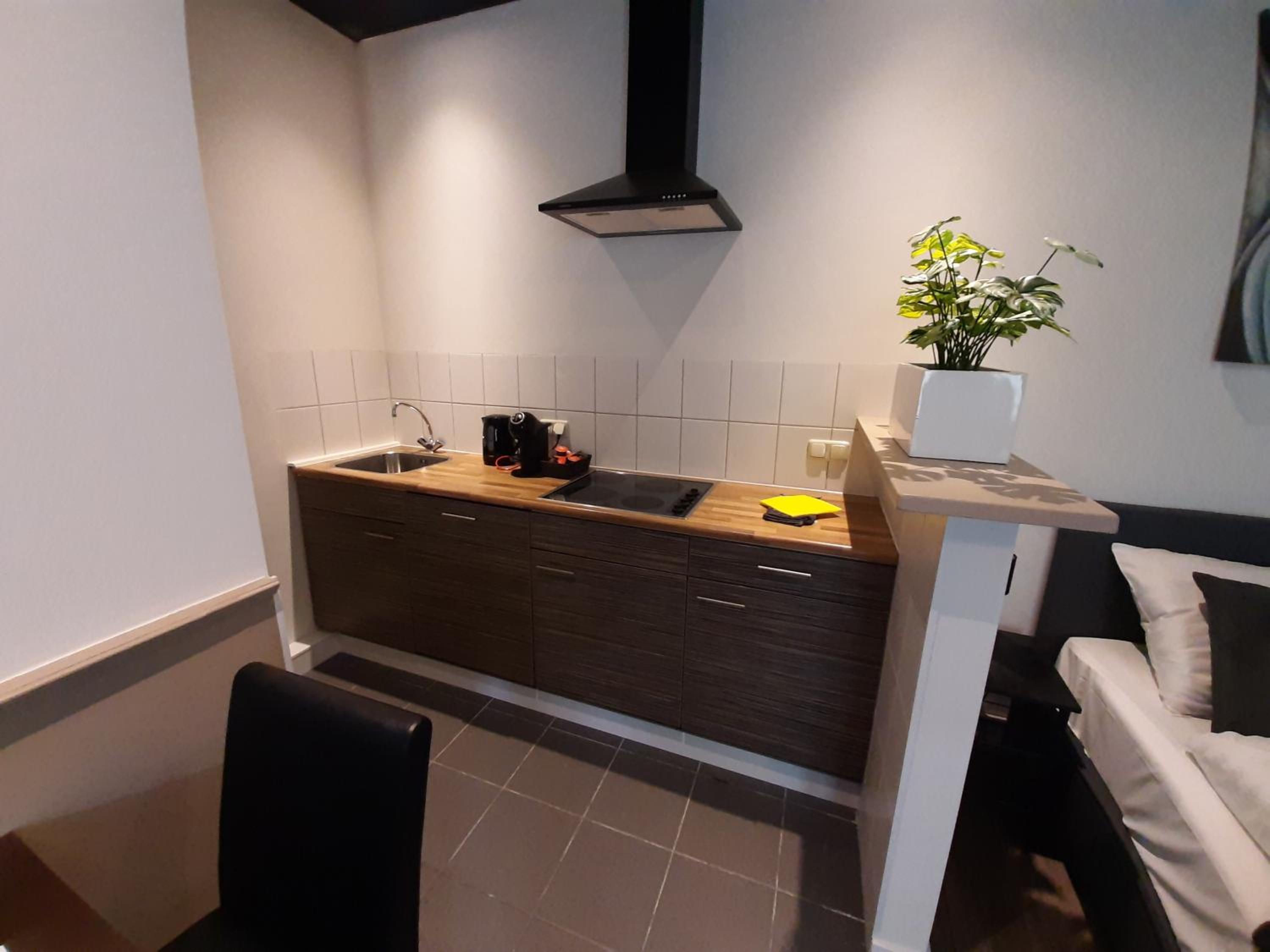 Quadruple Room with Private Bathroom - Photo 10