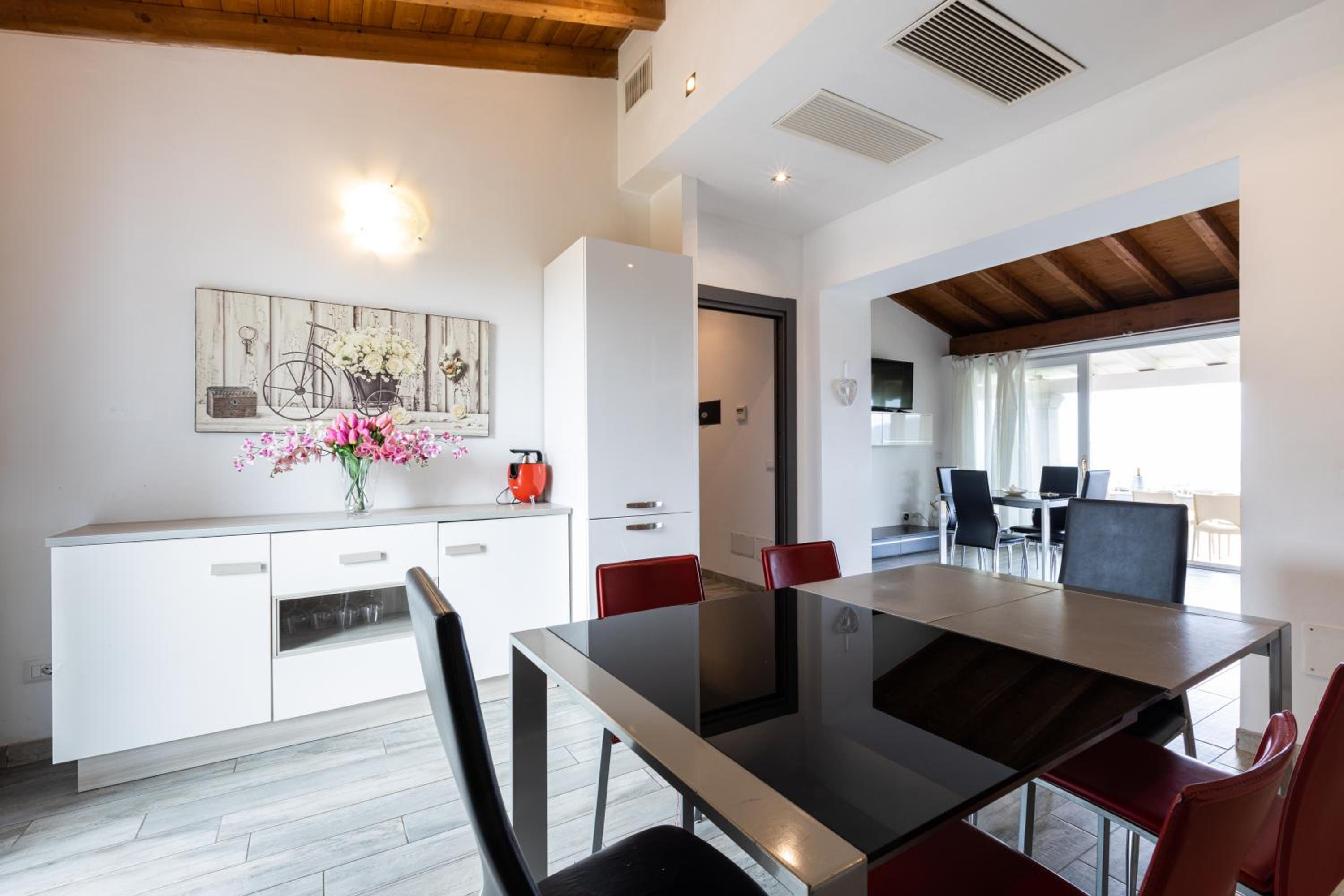 Villa photo 2