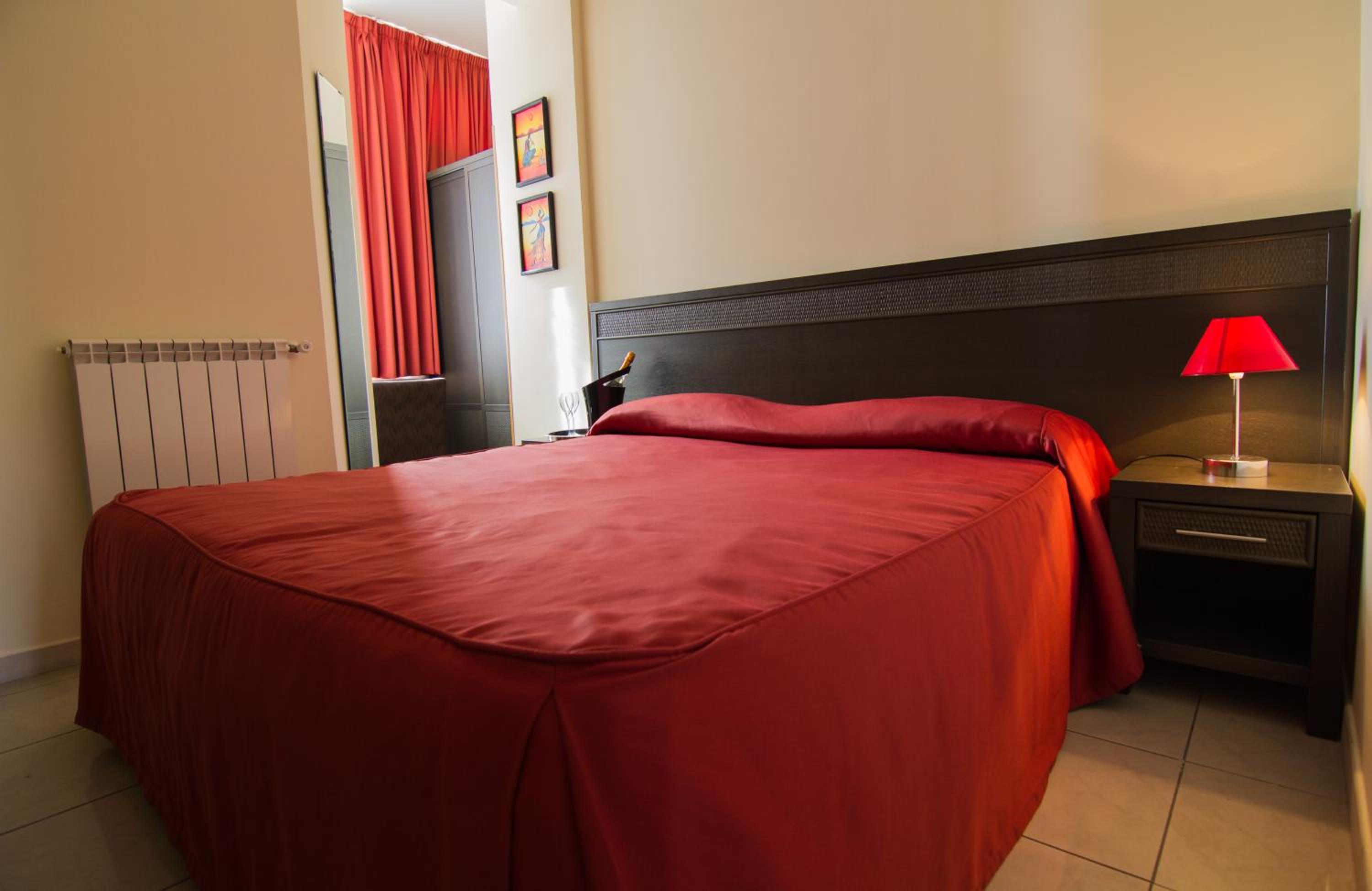 Standard Double or Twin Room photo 2