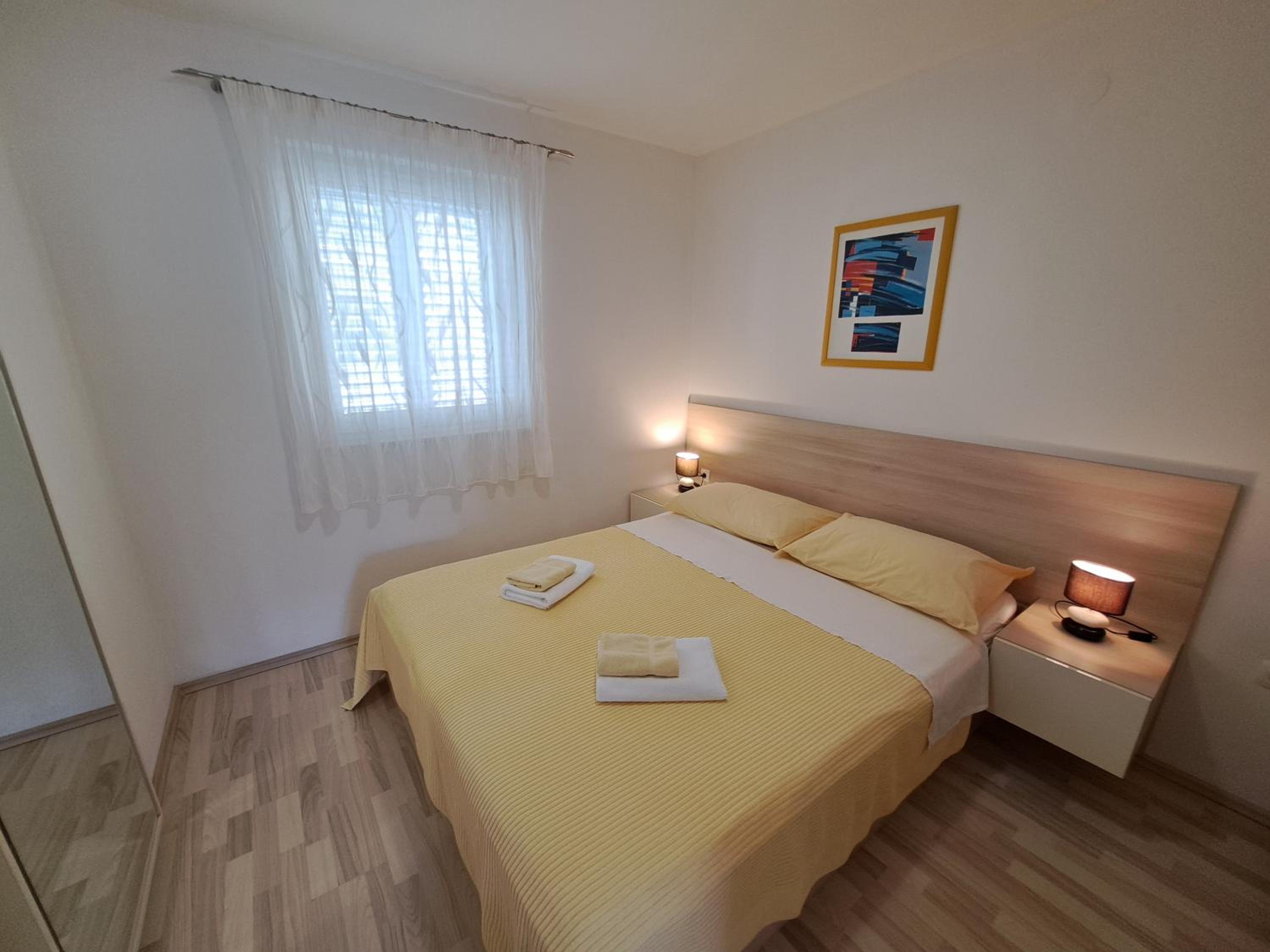 One-Bedroom Apartment with Balcony and Sea View - Photo 5