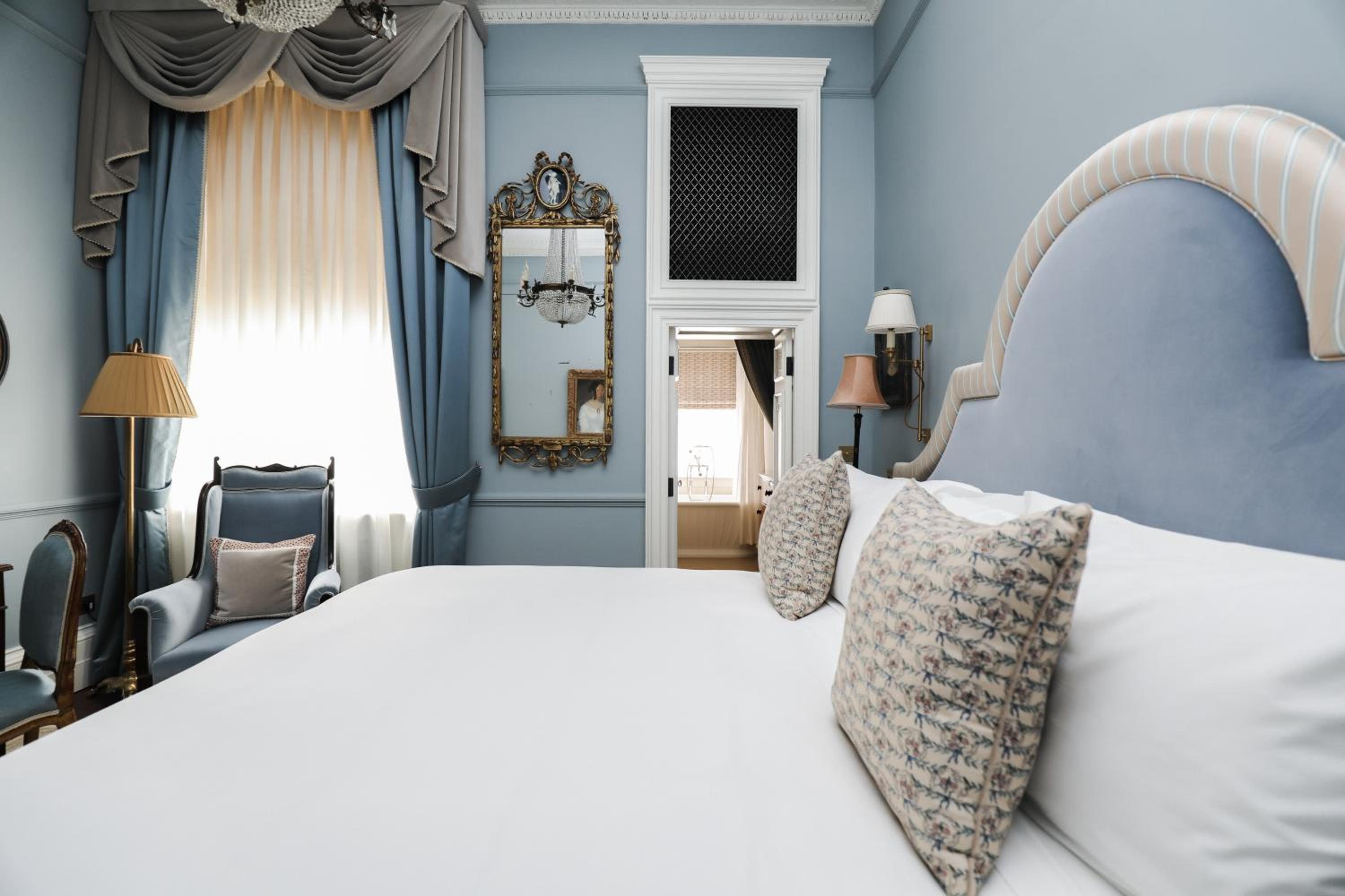 Deluxe Double or Twin Room photo 2
