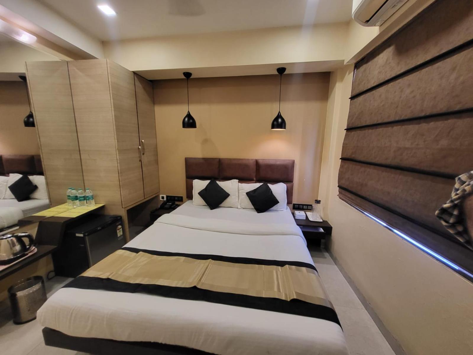 Standard Double Room - Photo 7