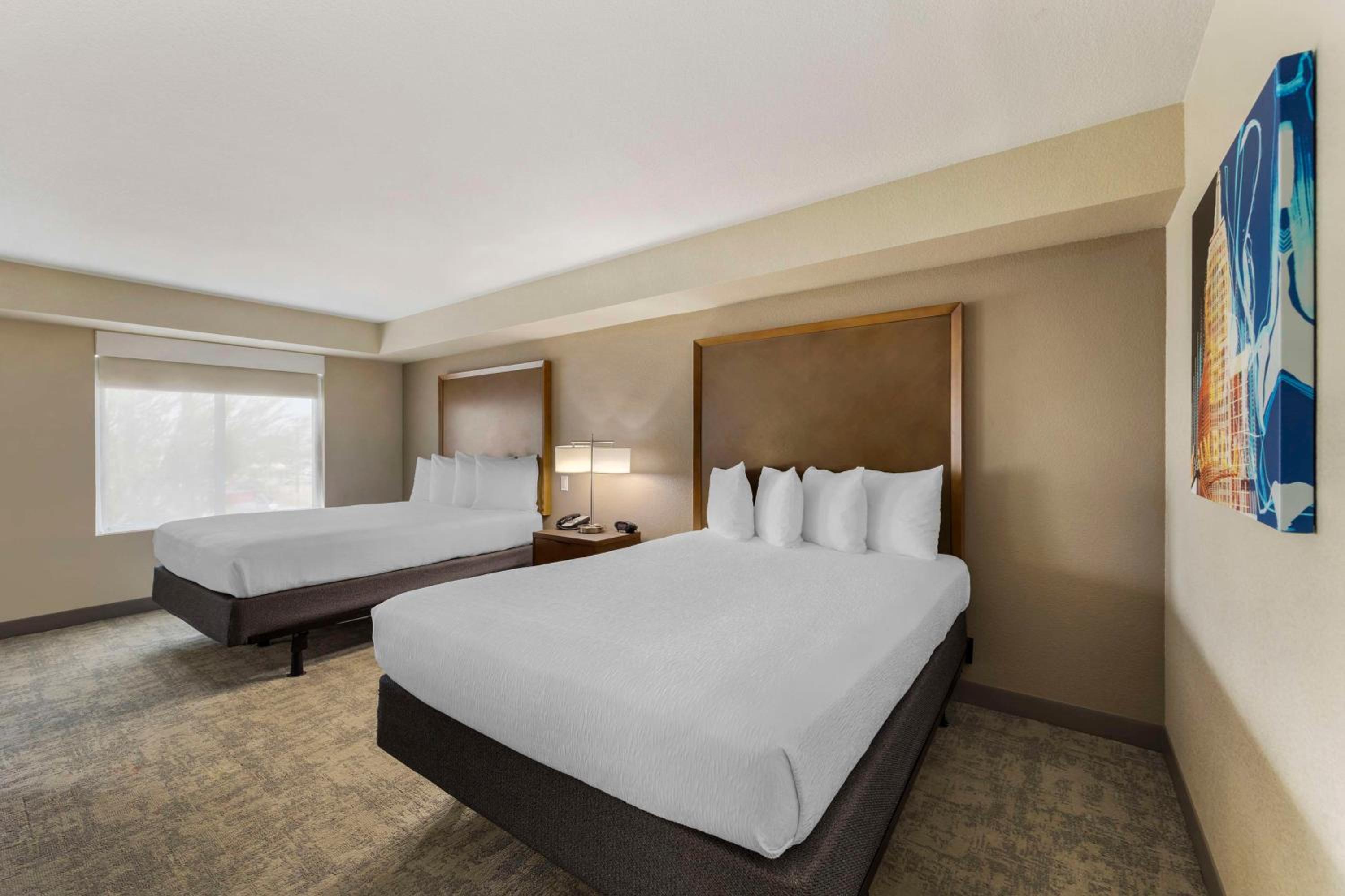 Queen Room with Two Queen Beds - Disability Access/Non-Smoking - Photo 4