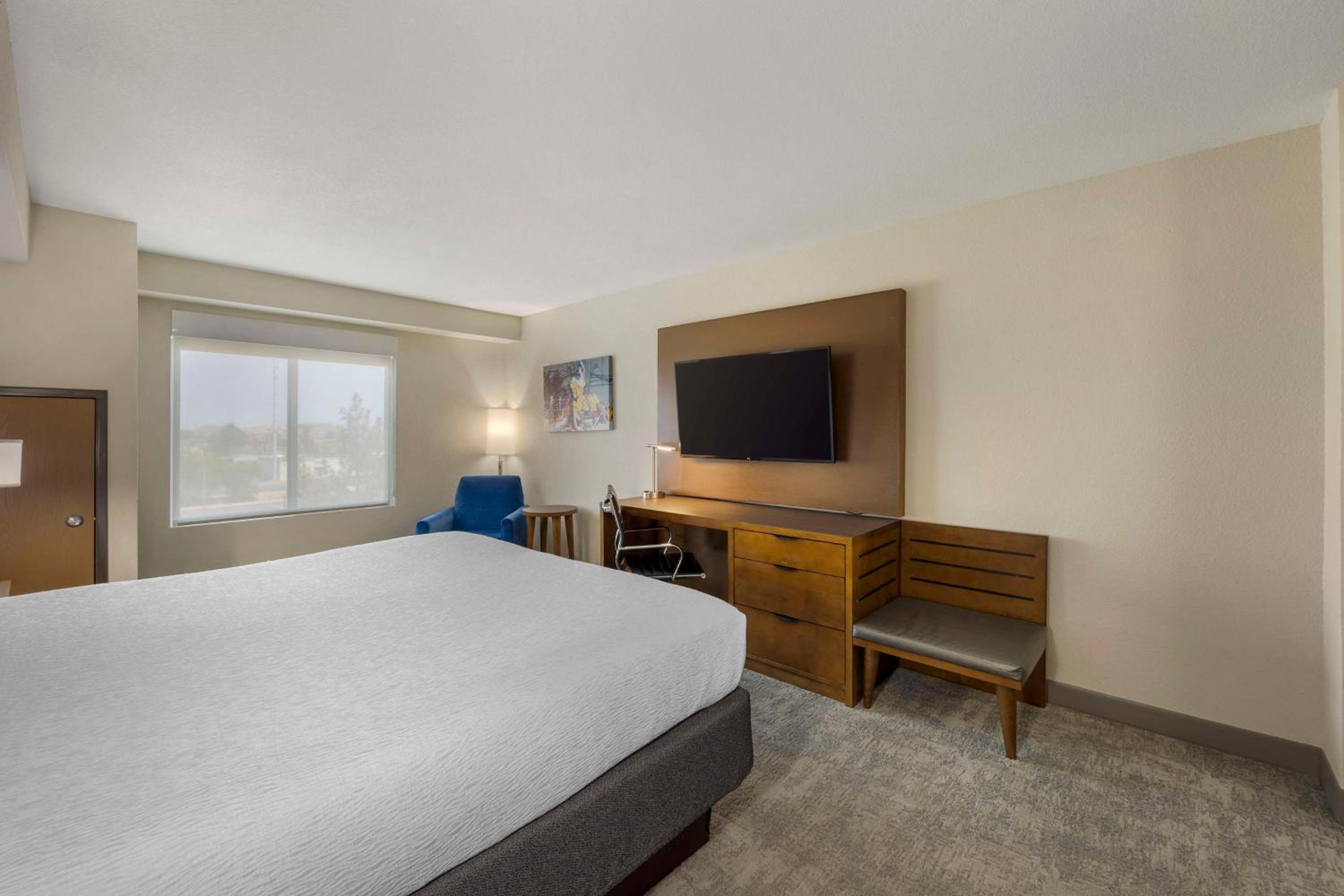 King Room - Disability Access/Non-Smoking - Photo 2