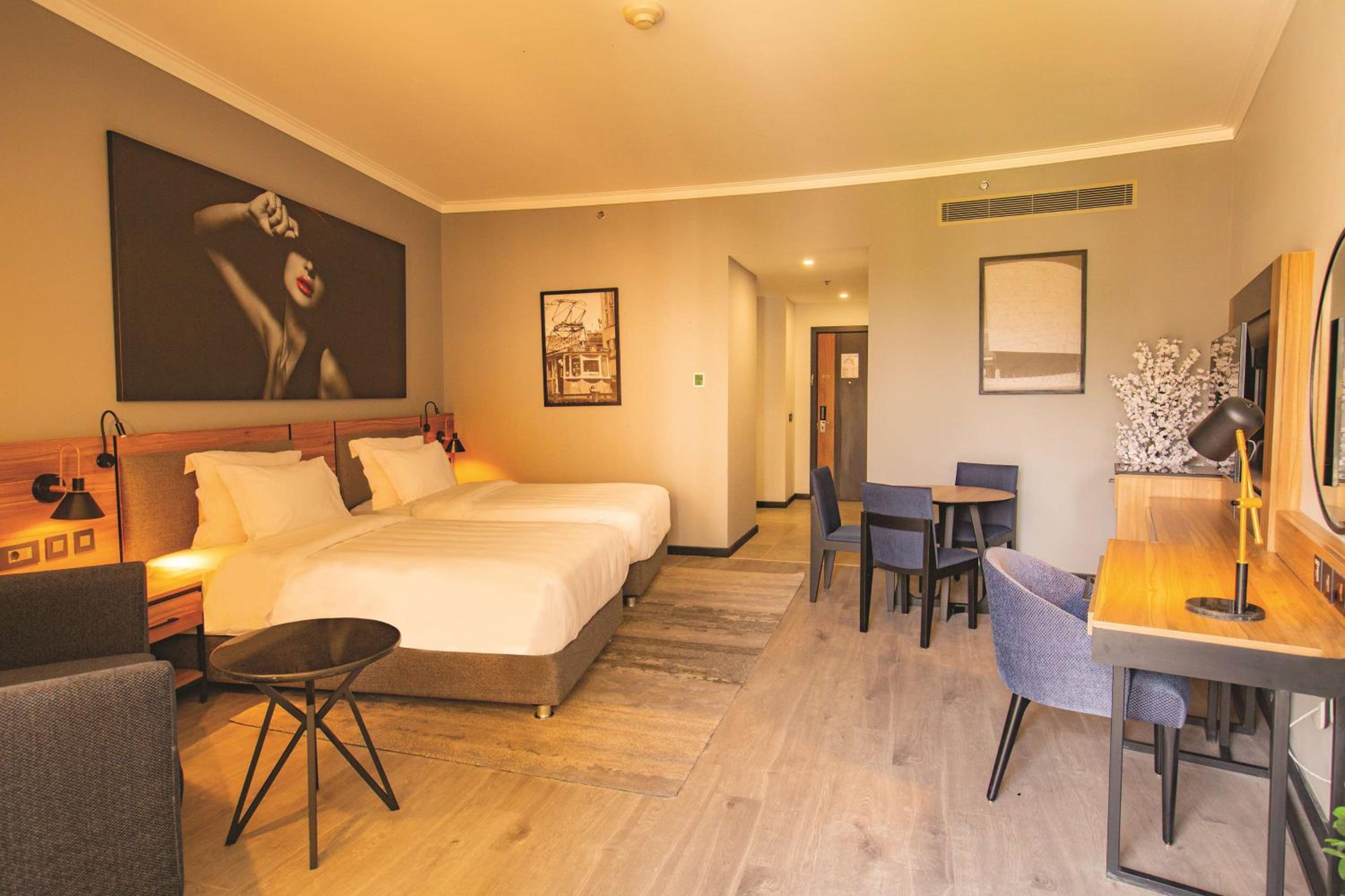 Premium Room with Terrace - Photo 2
