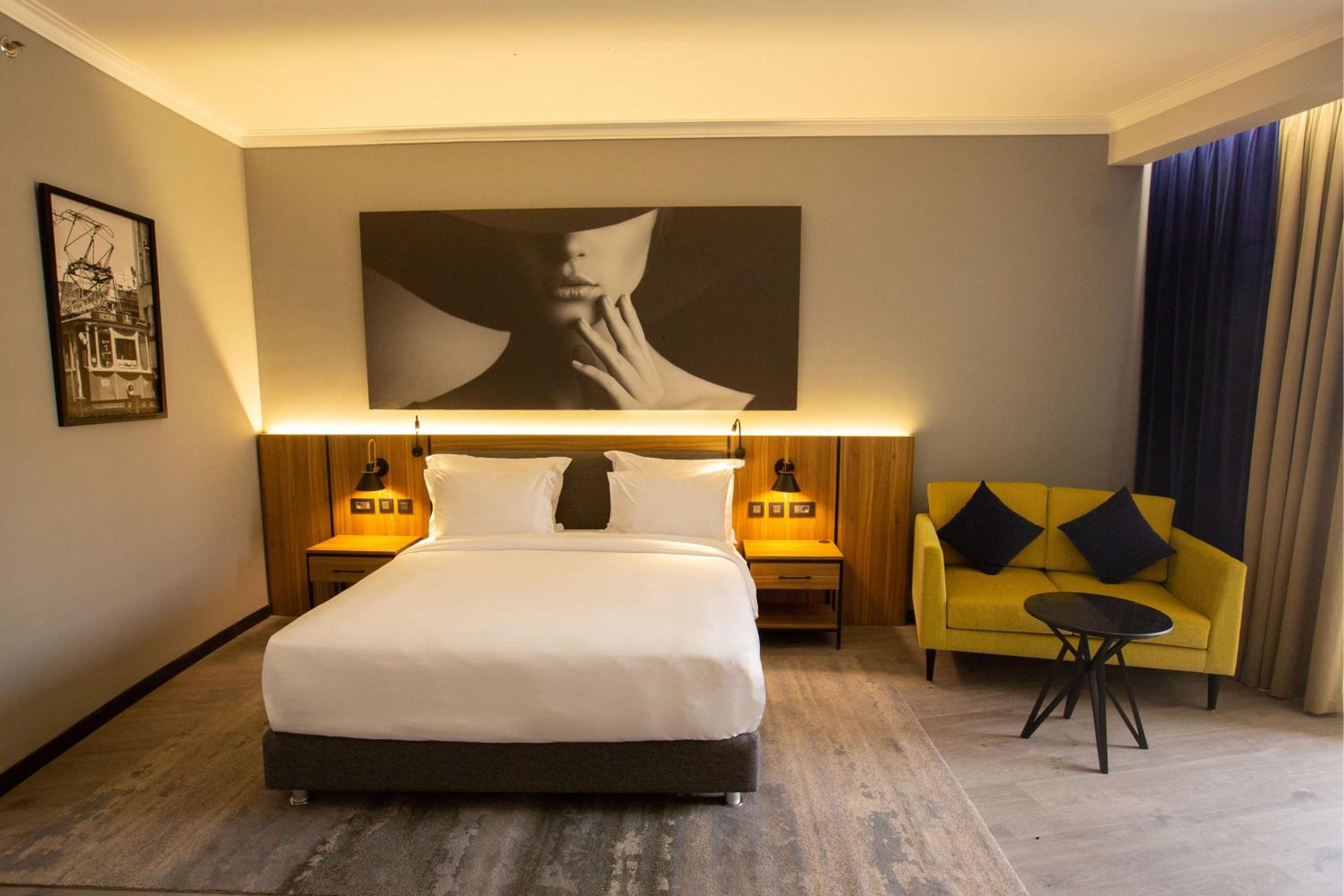 Premium Room with Terrace - Photo 4