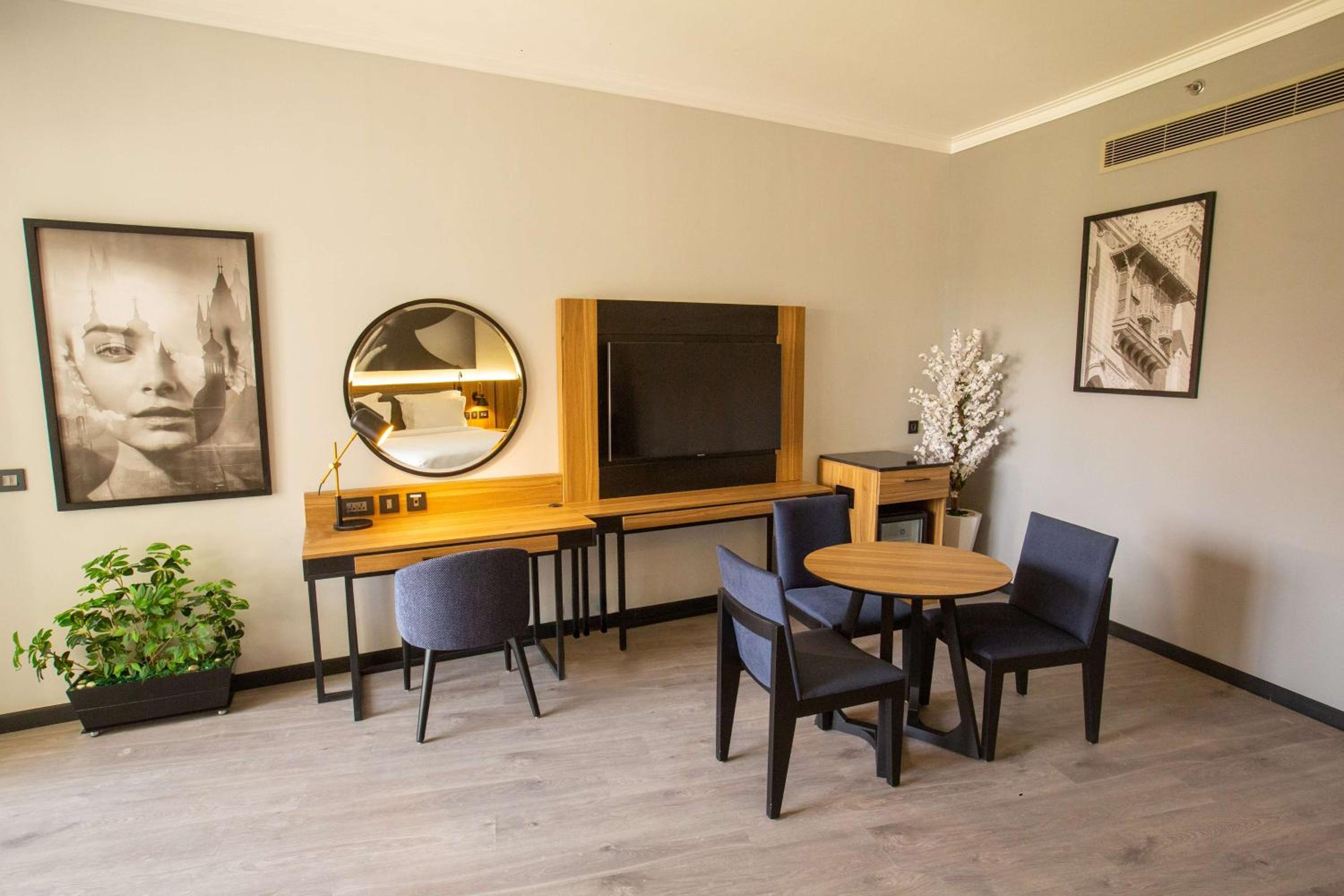 Premium Room with Terrace - Photo 5