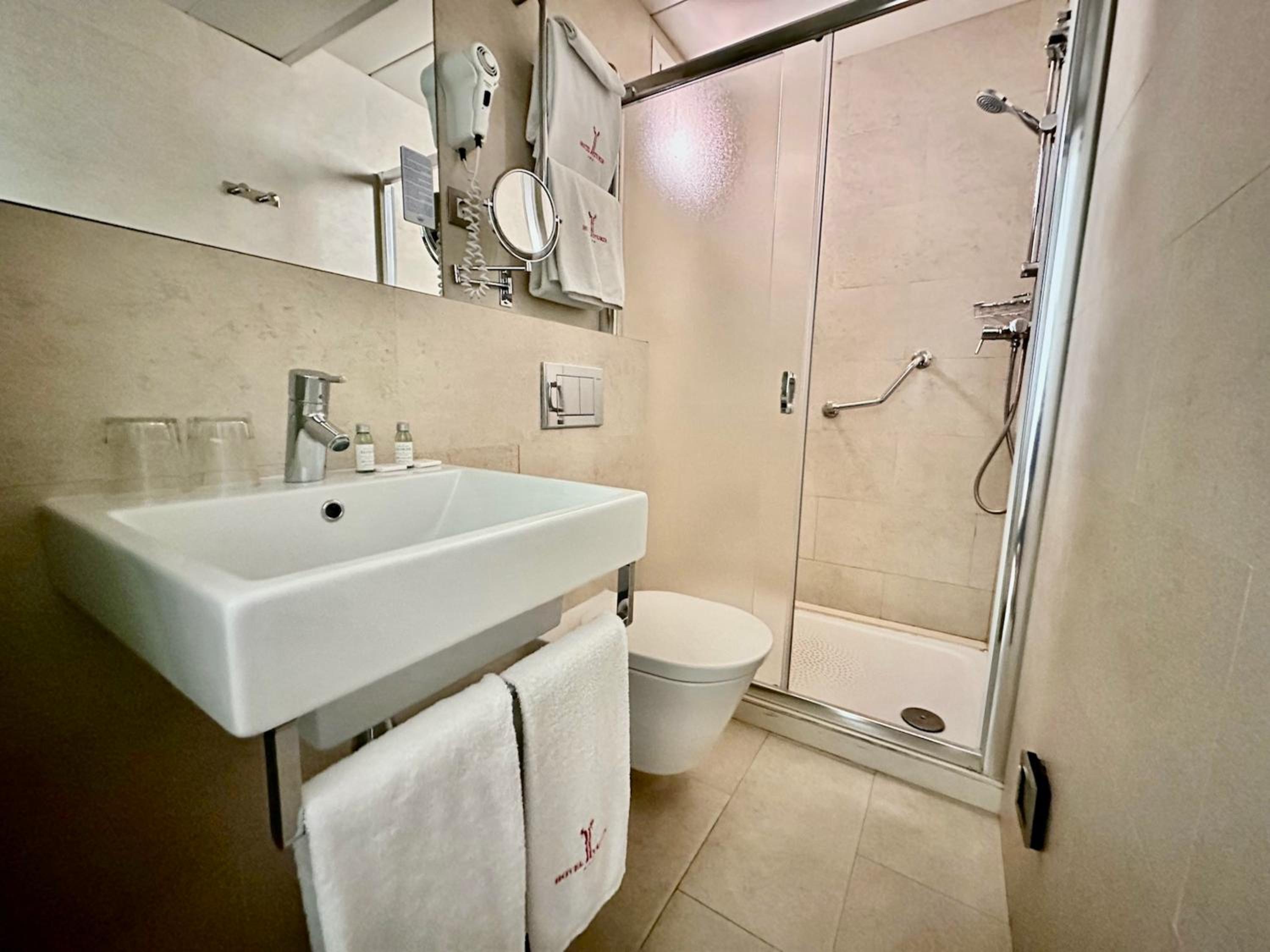 Single Room photo 3
