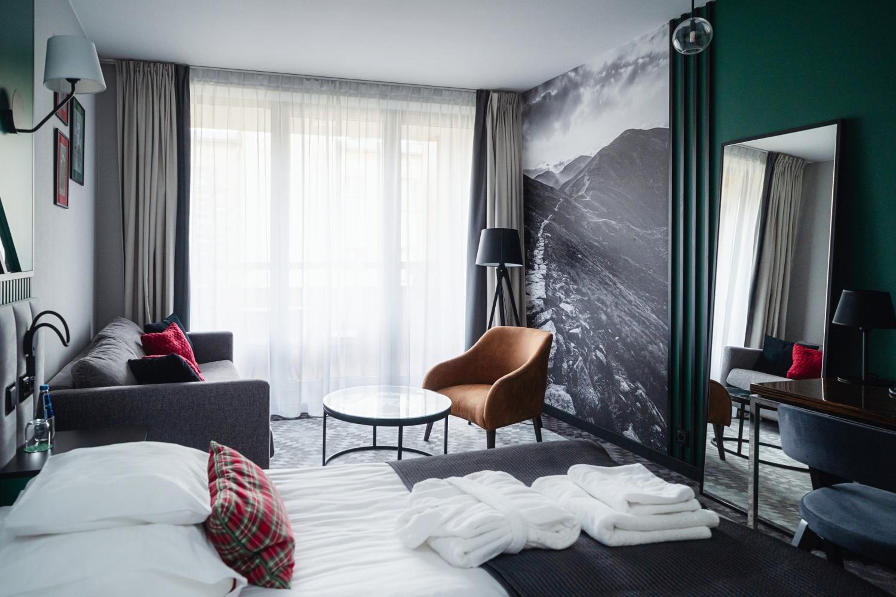 Standard Plus room with Balcony - Photo 11