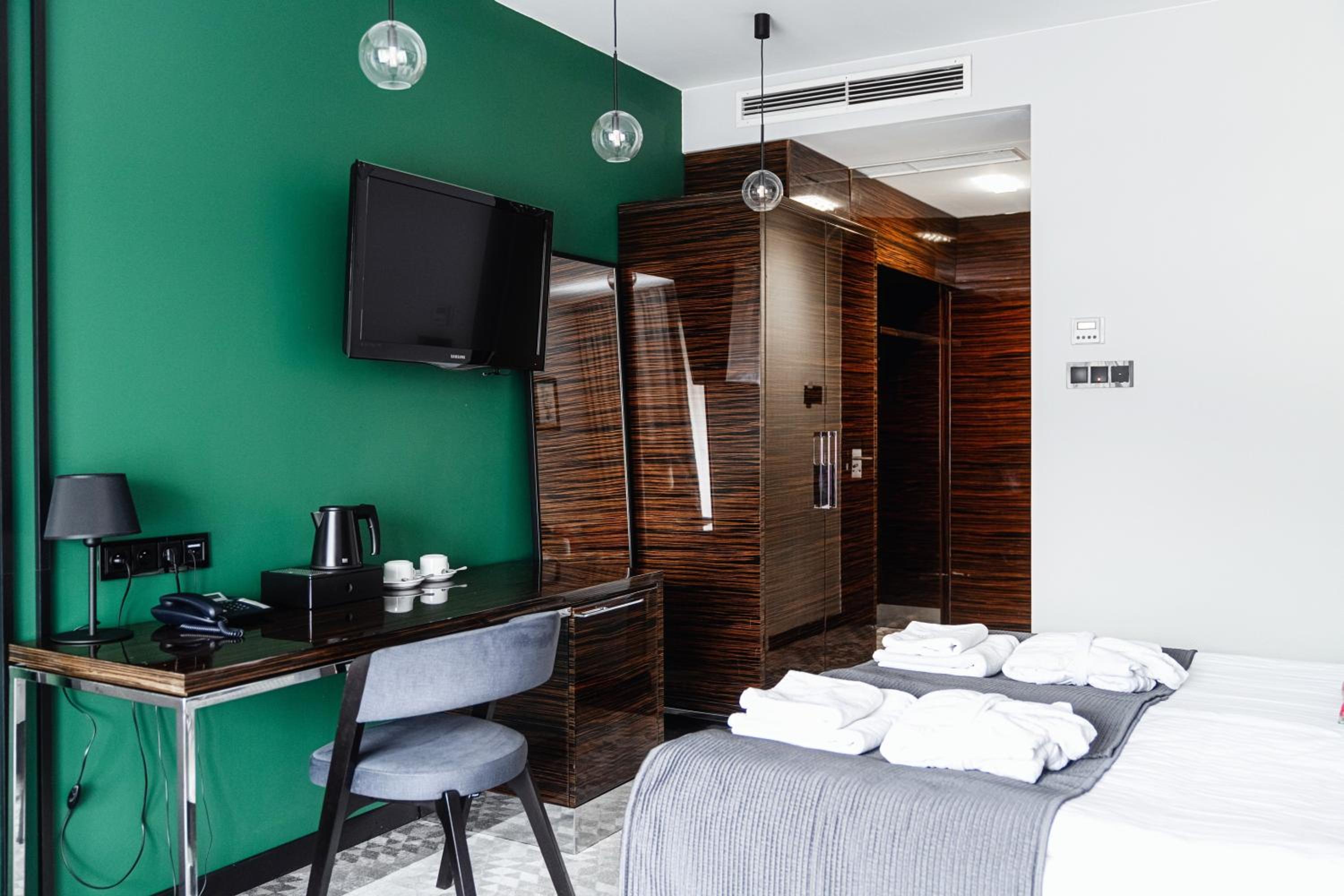 Standard Plus room with Balcony - Photo 9
