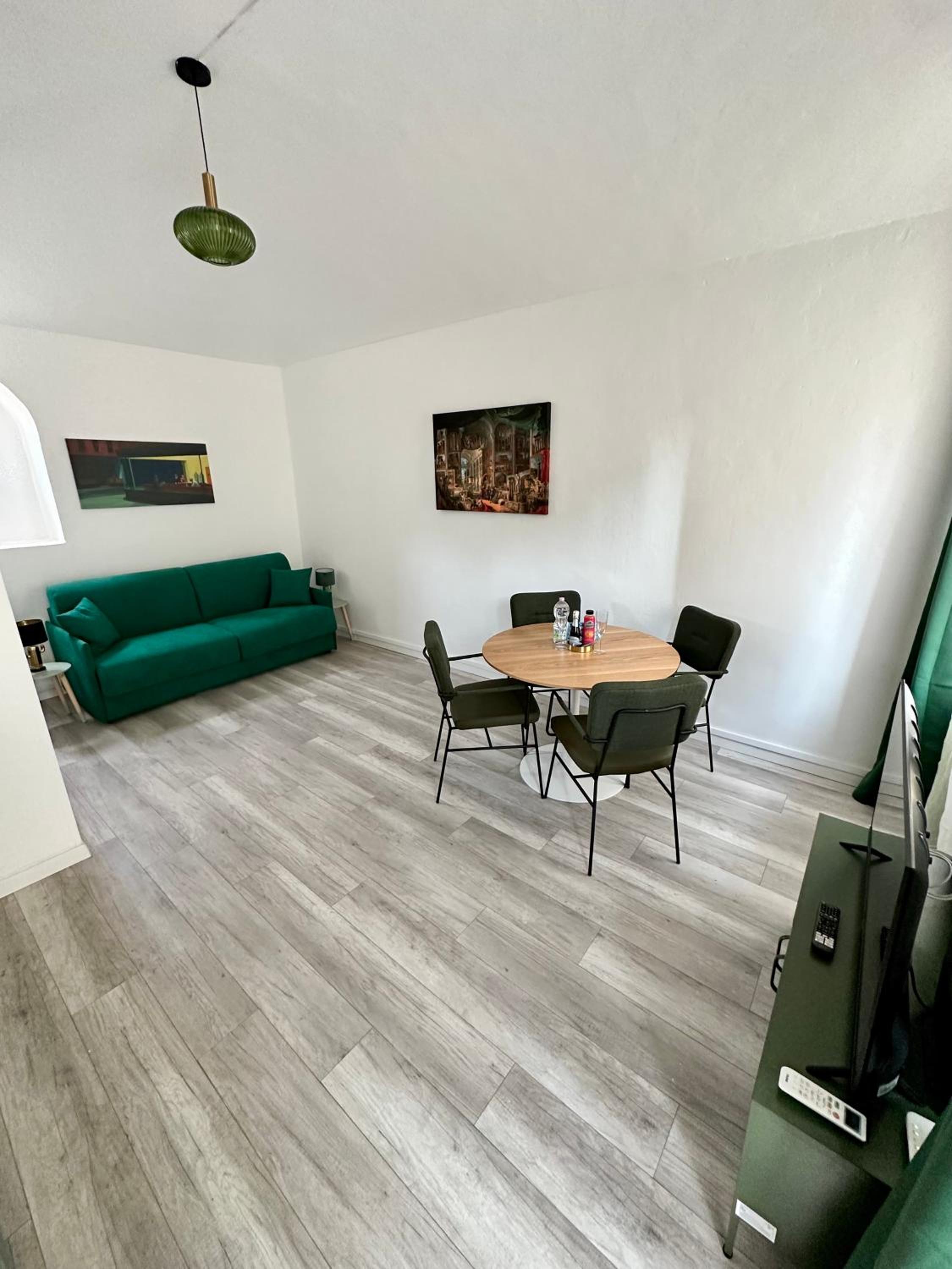 One-Bedroom Apartment
