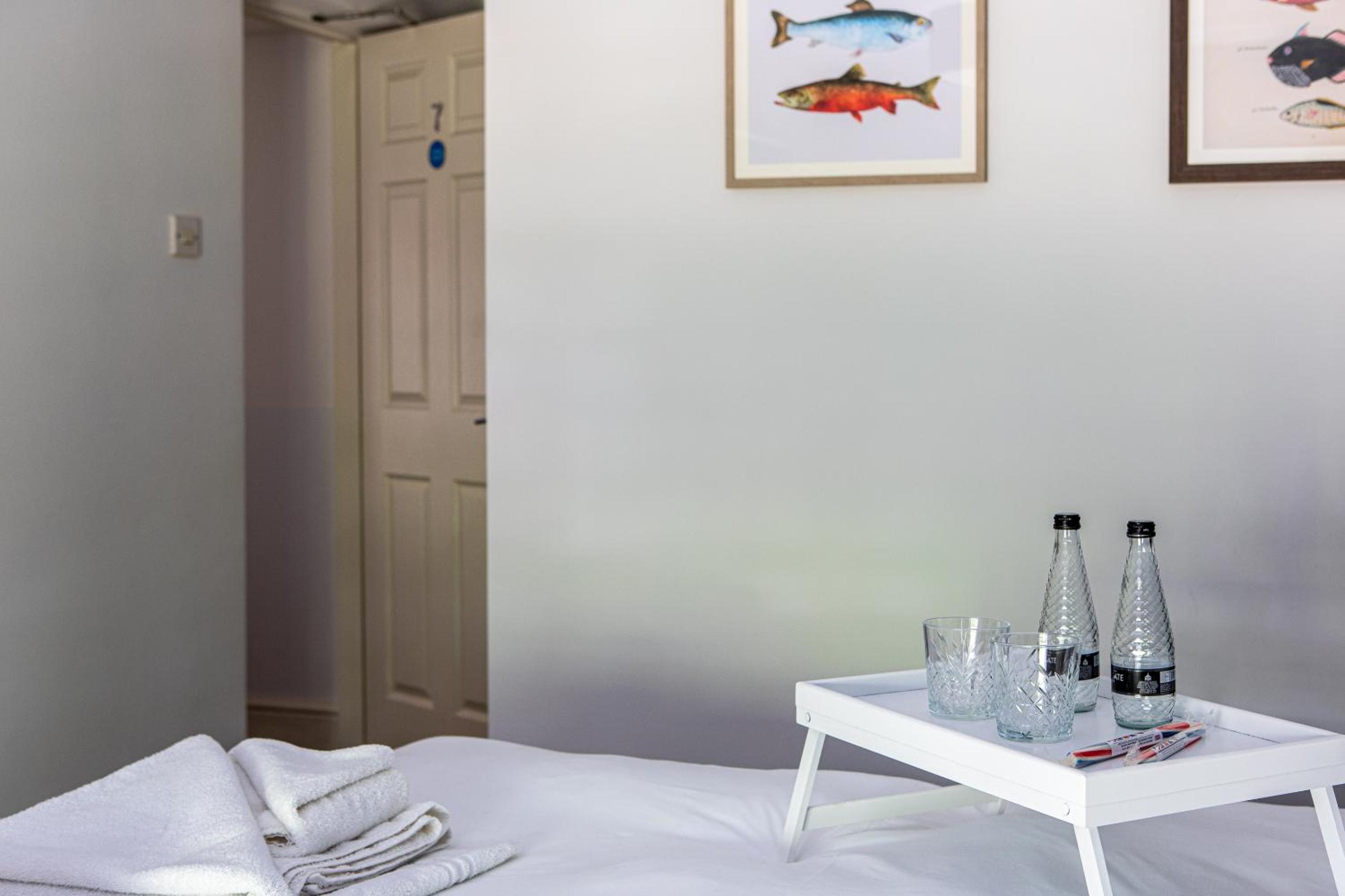 Deluxe Double Room with Bath - Photo 2