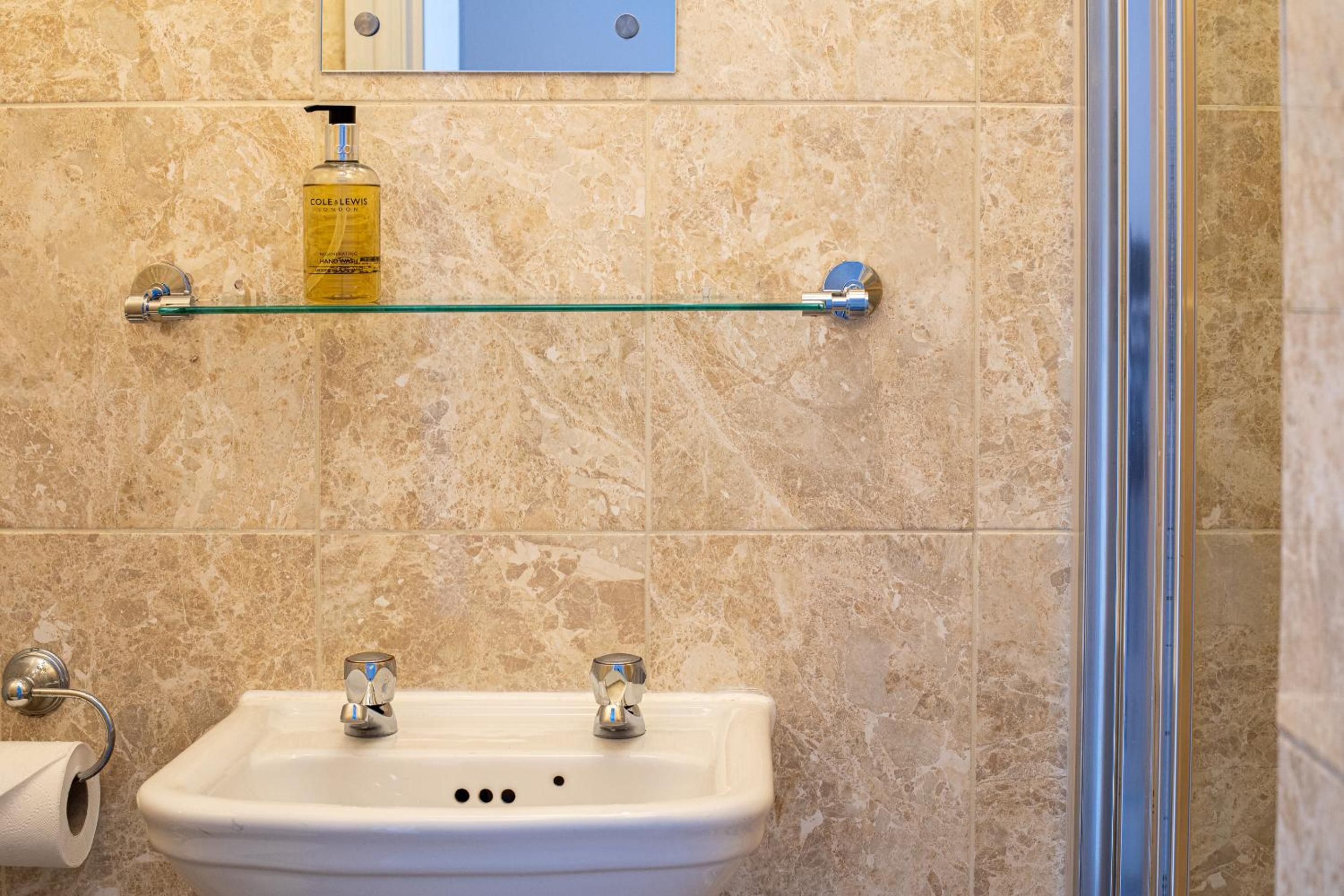 Family Room with Shower - Photo 4