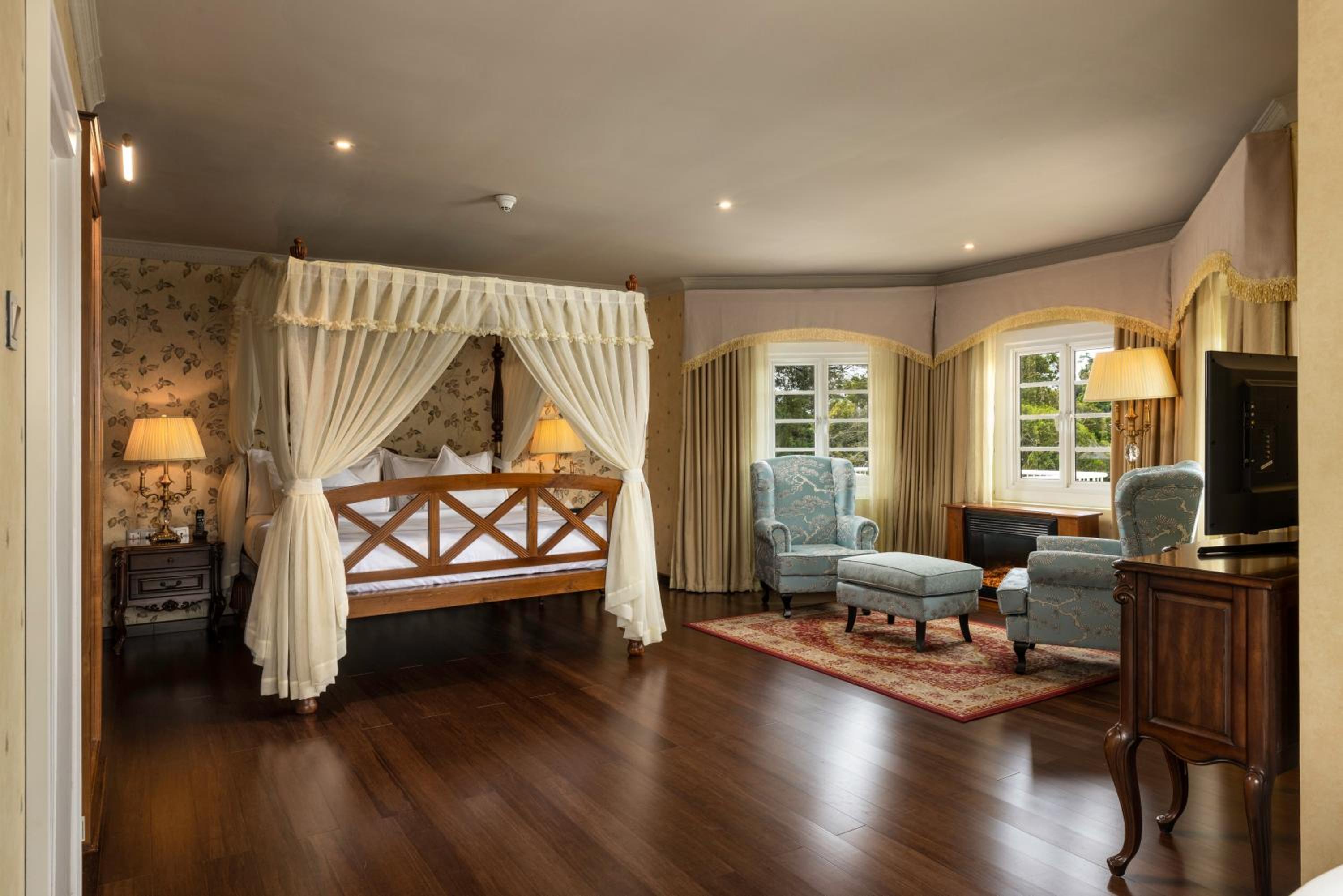 Royal Deluxe Room with Early check-in/late check-out subject to availability + 10% discount on Spa treatments + 10% discount on excursions - Photo 1