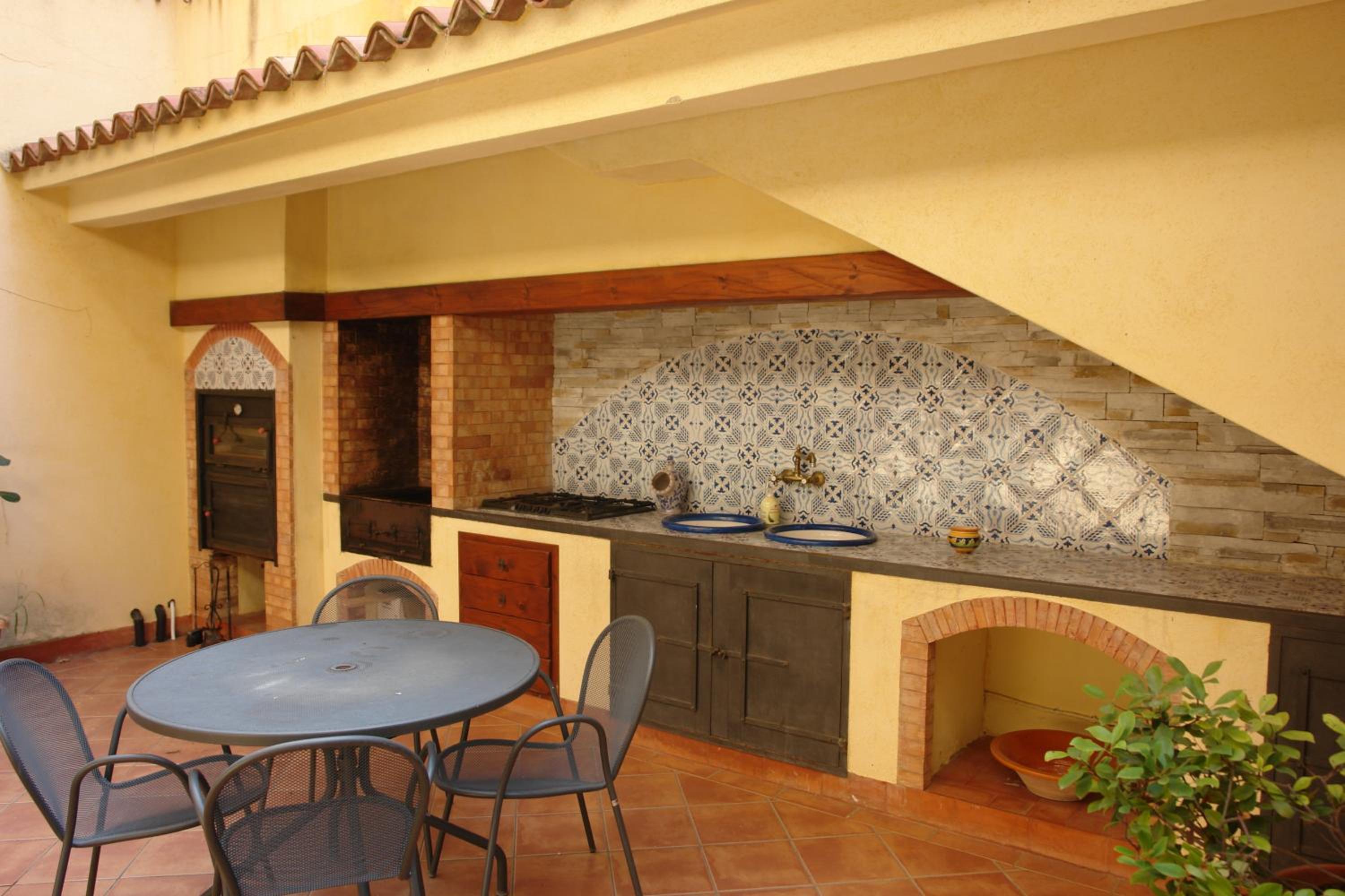 Apartment with Garden View - Photo 5