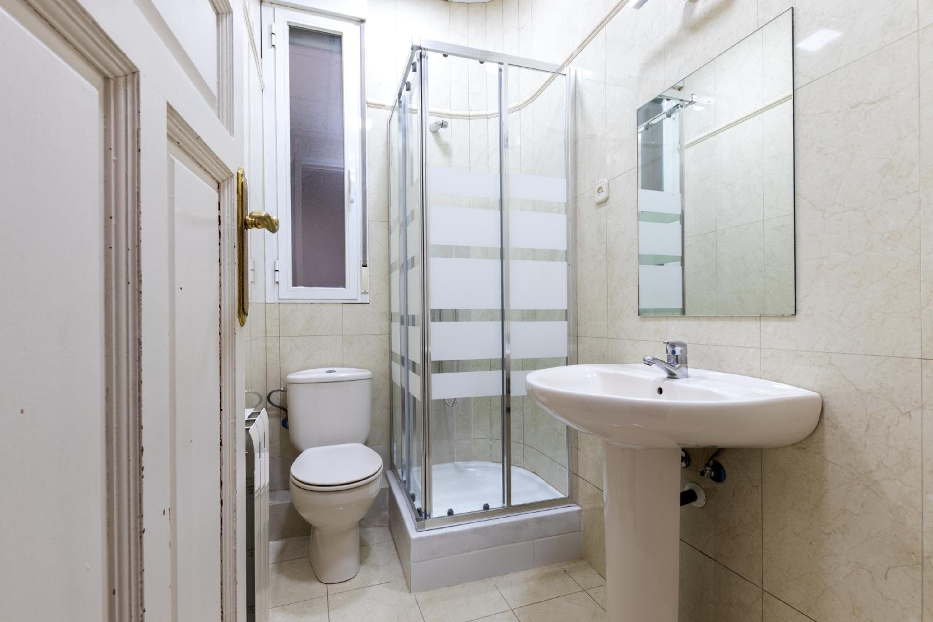 Standard Double Room with Shared Bathroom photo 2