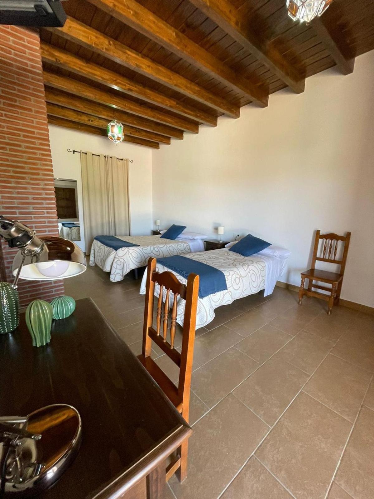 Habitación Triple con Baño Privado