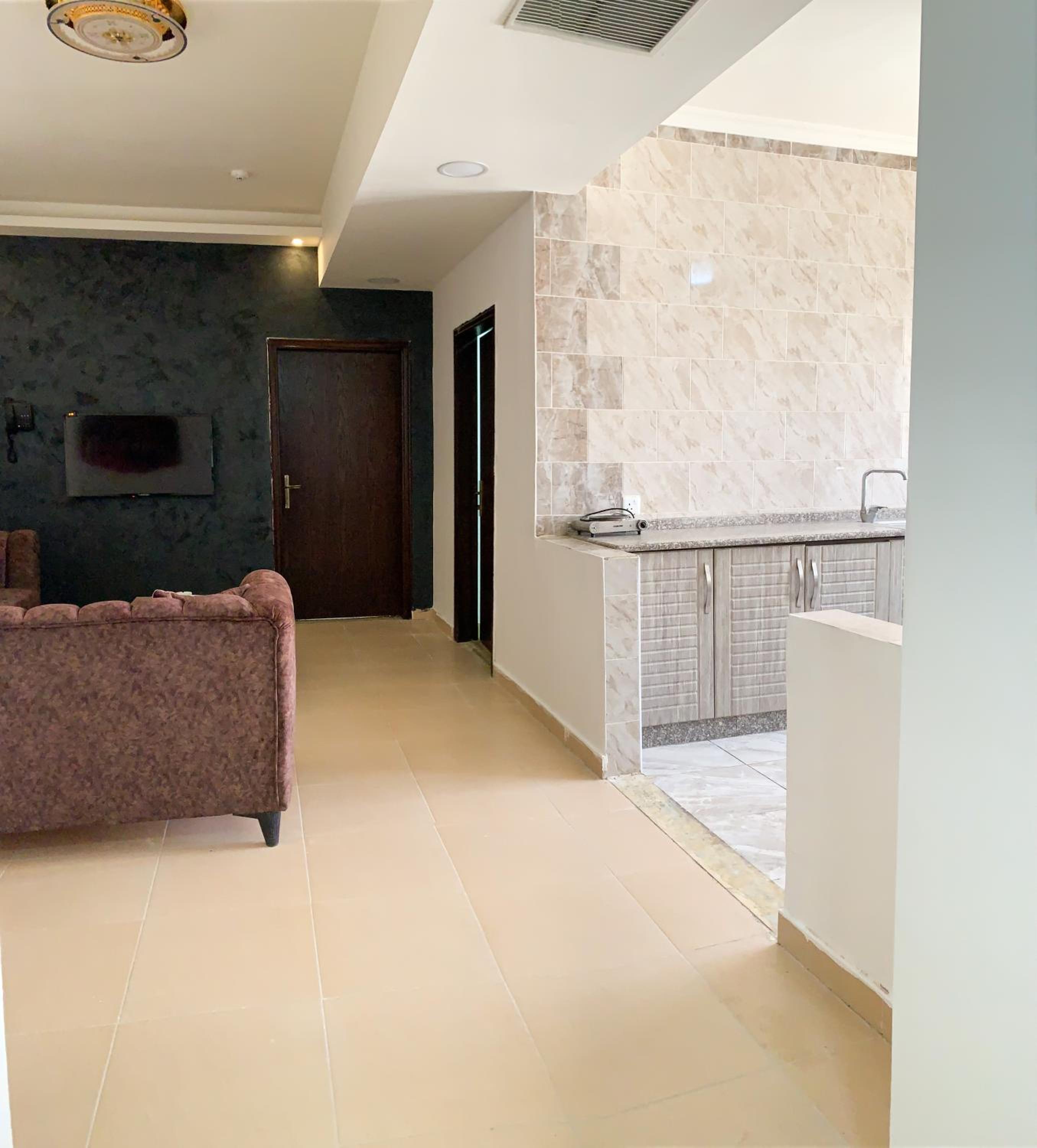 Three-Bedroom Apartment - Photo 8